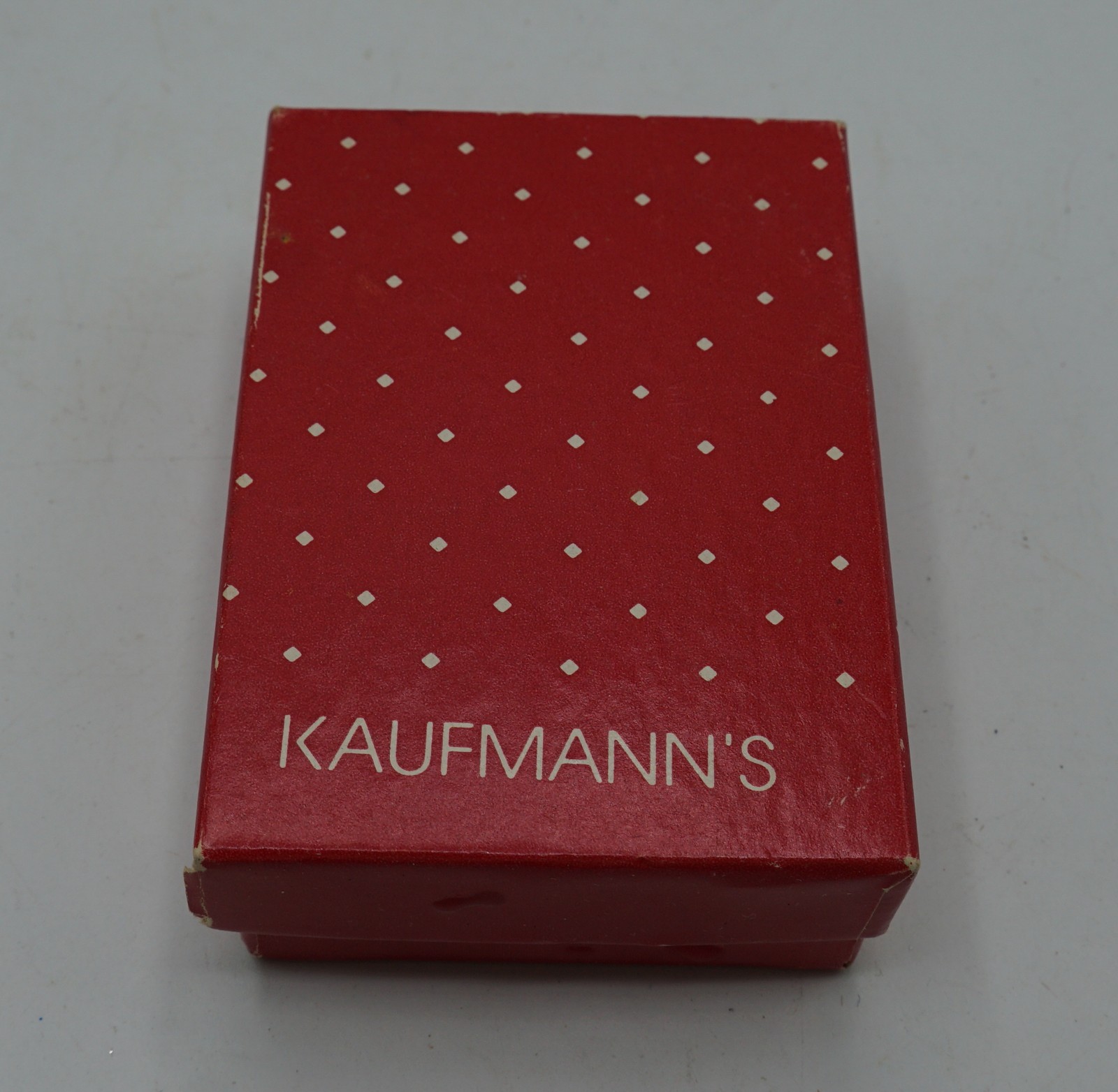Vintage KAUFMANN\'S Department Store Red White Gift Presentation Advertising Box