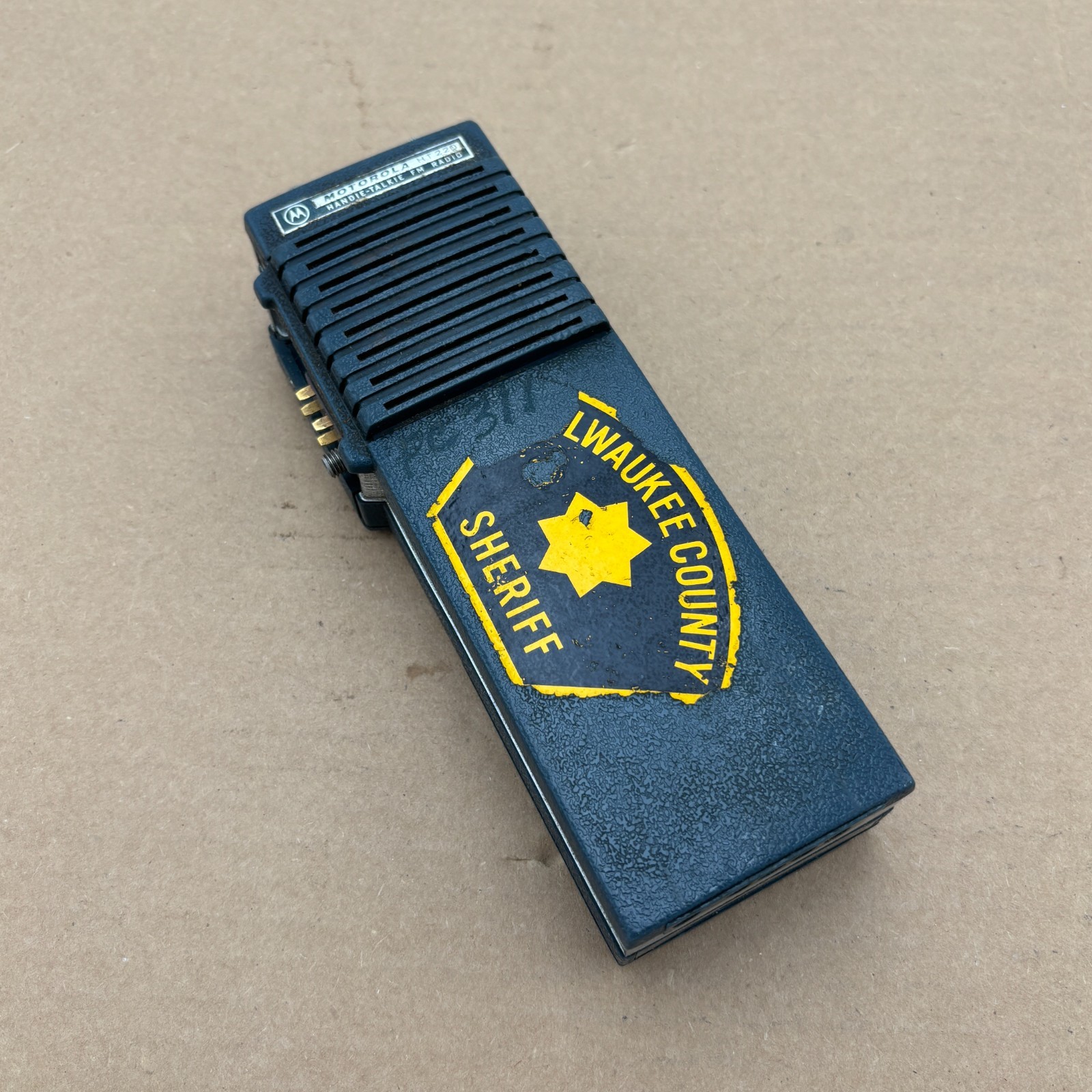 RARE Motorola HT220 Milwaukee County Sheriff FM Radio 458/453MHz UNTESTED