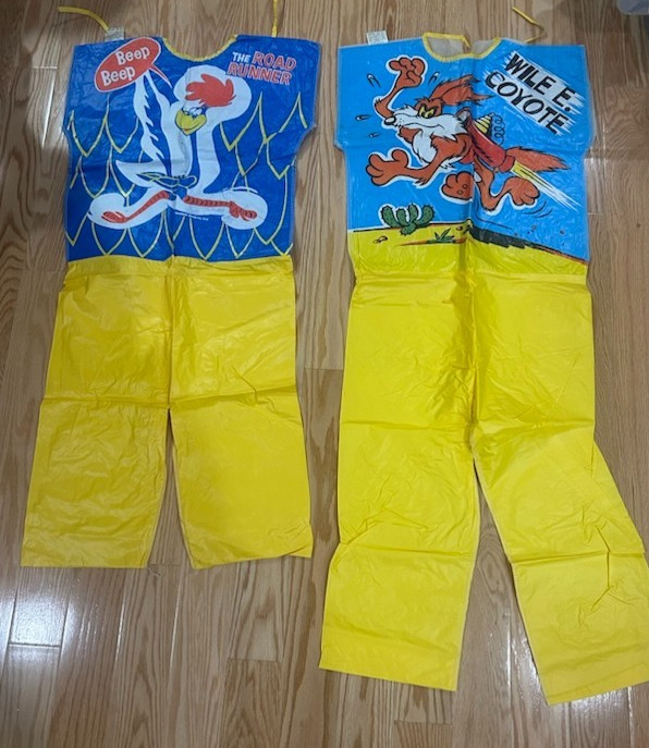 Vtg 1970s Road Runner (M) & Wile E. Coyote (L) Halloween Costume Collegeville Vtg 1970s Road Runner (M) & Wile E. Coyote (L) Halloween Costume Collegeville