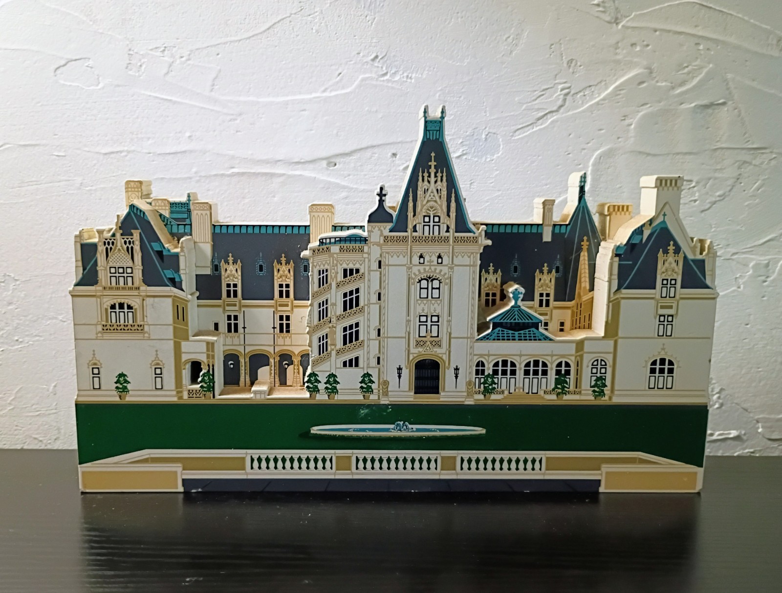 Shelia\'s Wood Biltmore Estate 1998 9.5 x 6\