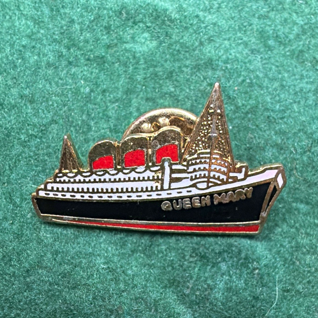 Vtg Queen Mary QE1 Luxury Ocean Liner Enamel Lapel Hat Pin New NOS 1970s Vtg Queen Mary QE1 Luxury Ocean Liner Enamel Lapel Hat Pin New NOS 1970s