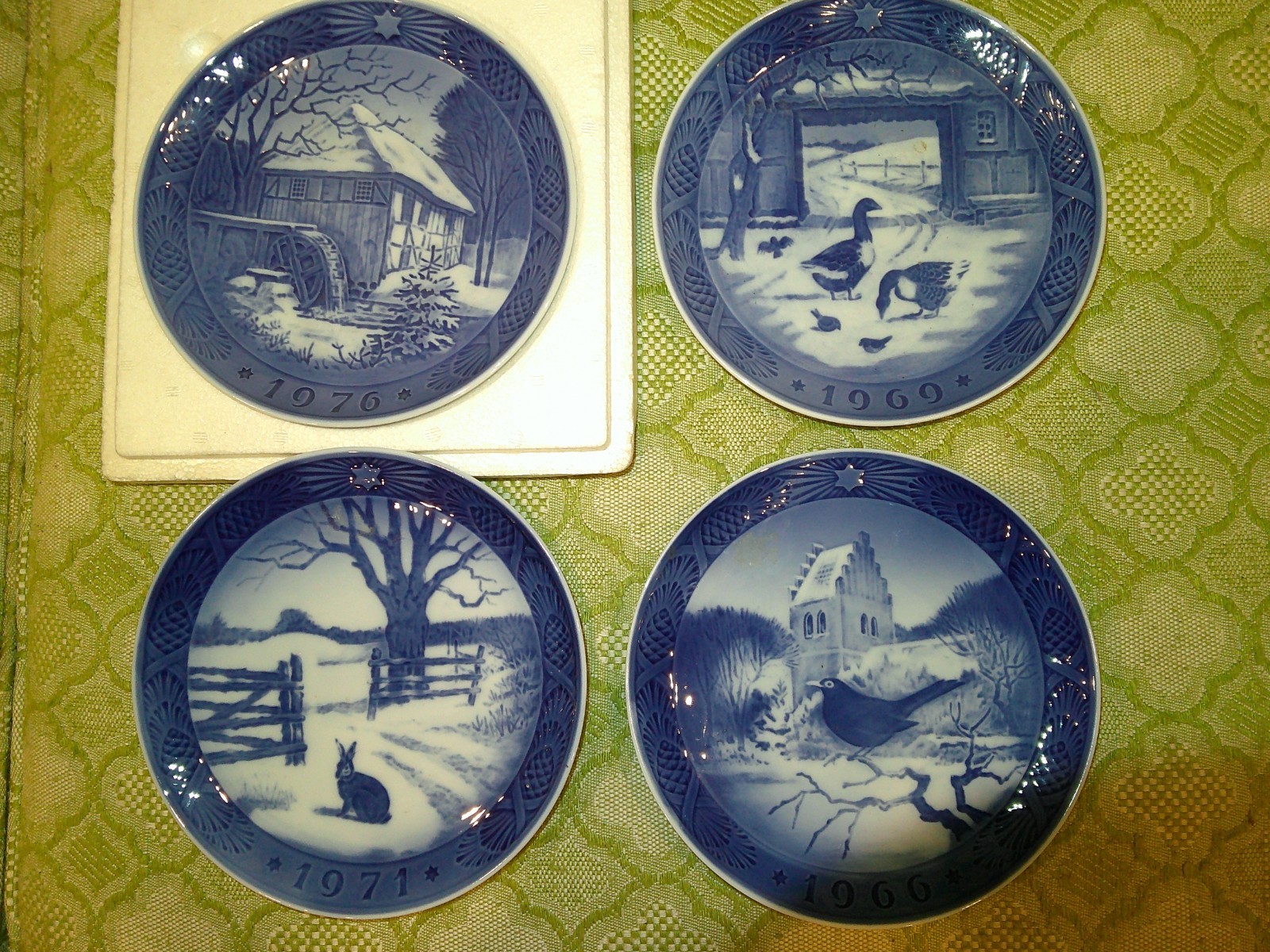 4 VINTAGE DECORATIVE WALL PLATES - ROYAL STAFFORDSHIRE - BLUE INK