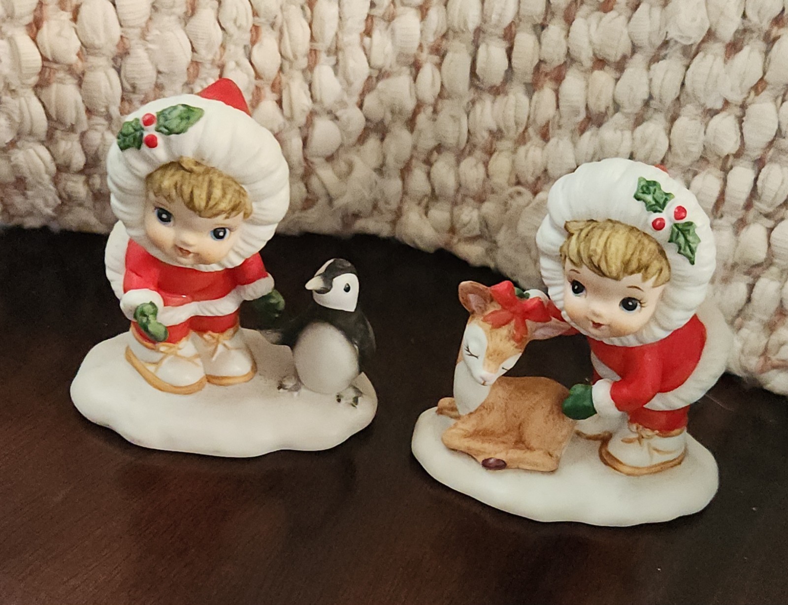 Vintage Lefton Ceramic Eskimo Christmas Snow Girls Deer & Penguin Set 08284 Vintage Lefton Ceramic Eskimo Christmas Snow Girls Deer & Penguin Set 08284