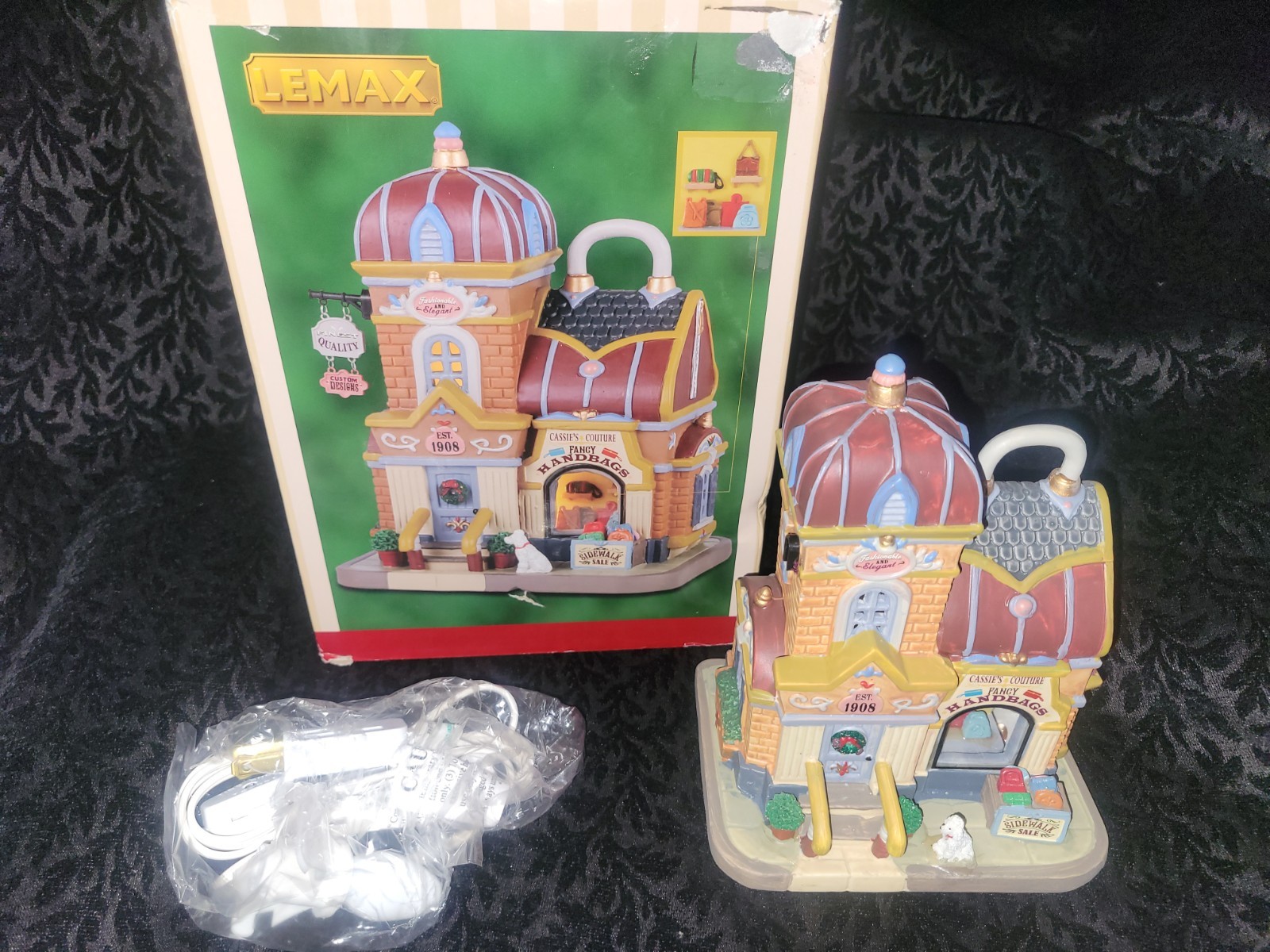 RARE Lemax CASSIE\'S COUTURE # 15764 Christmas Caddington Village Building