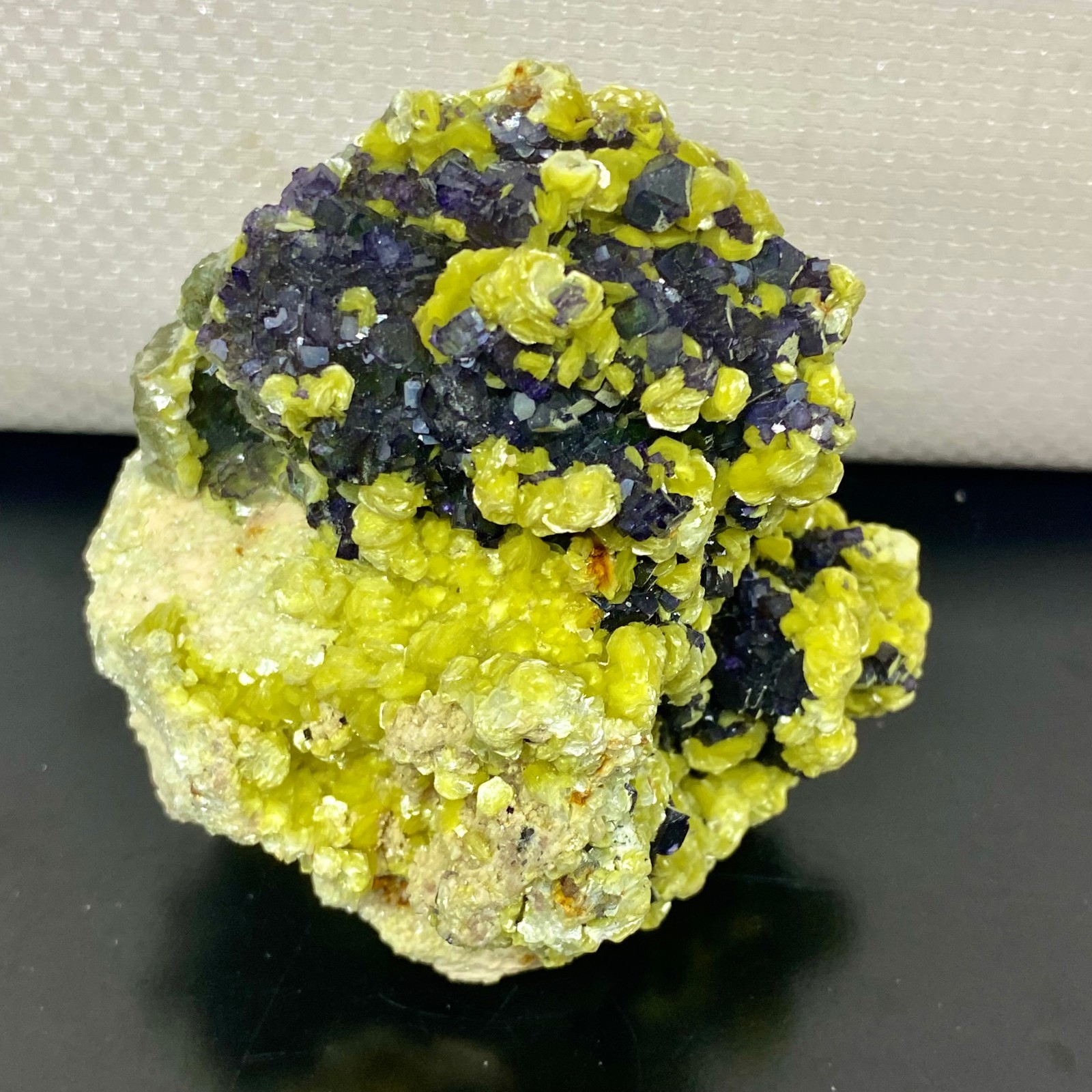 268G Rare Natural Namibia Garden fluorite quartz crystal Mineral Specimen+stan