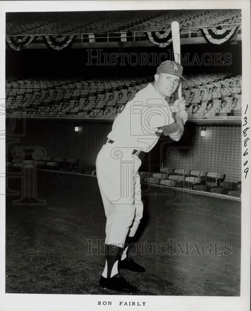 1967 Press Photo Los Angeles Dodgers baseball player Ron Fairly - kfx09516 1967 Press Photo Los Angeles Dodgers baseball player Ron Fairly - kfx09516