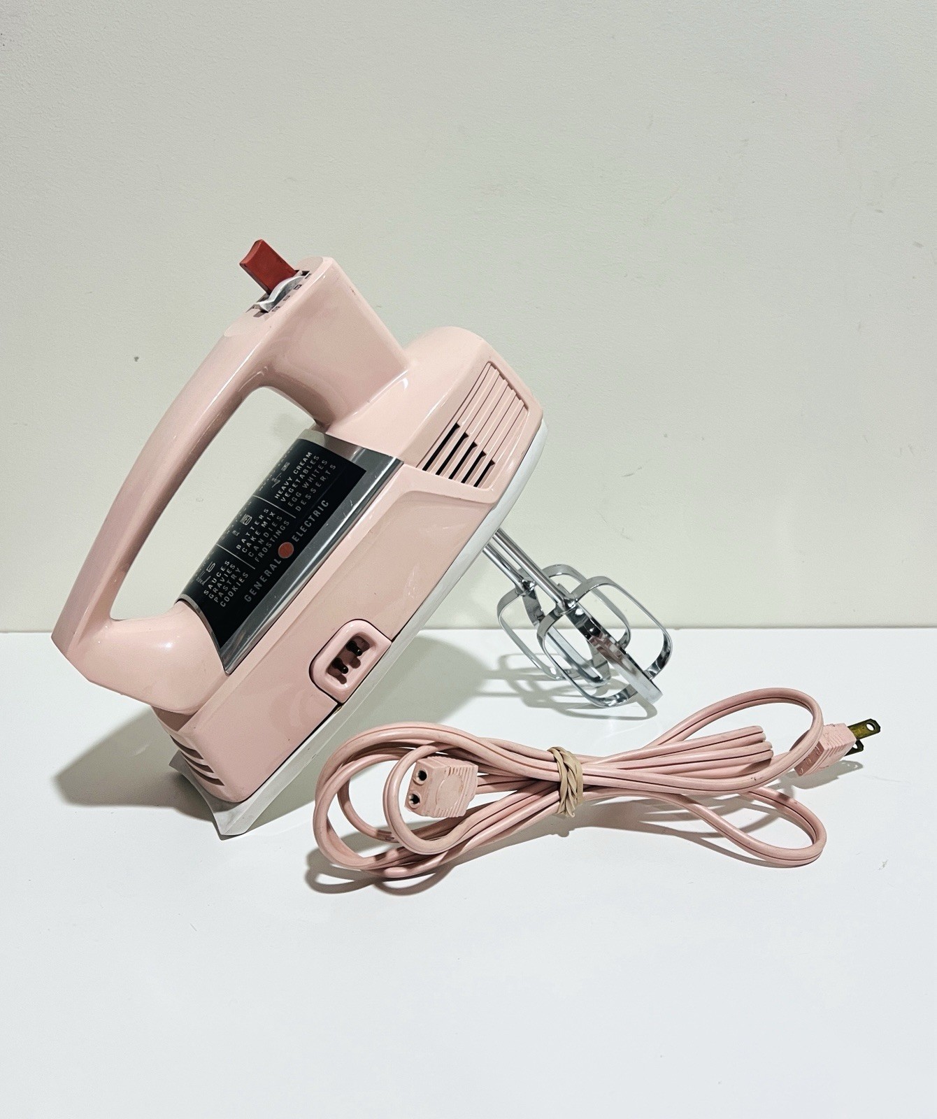 Vintage Retro General Electric Hand Mixer 3 Speed PINK 2 Beater Tested WORKS MCM Vintage Retro General Electric Hand Mixer 3 Speed PINK 2 Beater Tested WORKS MCM