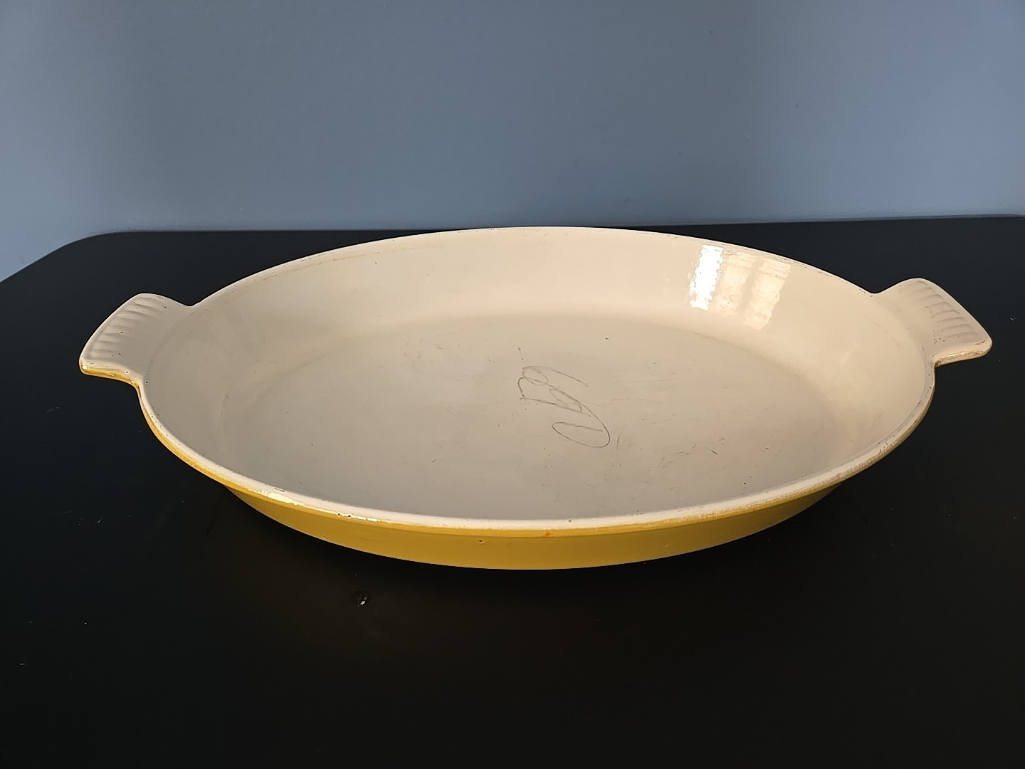 Vintage 60's Descoware Belgium 14H 34B Enamel Cast Iron Casserole Yellow Vintage 60's Descoware Belgium 14H 34B Enamel Cast Iron Casserole Yellow
