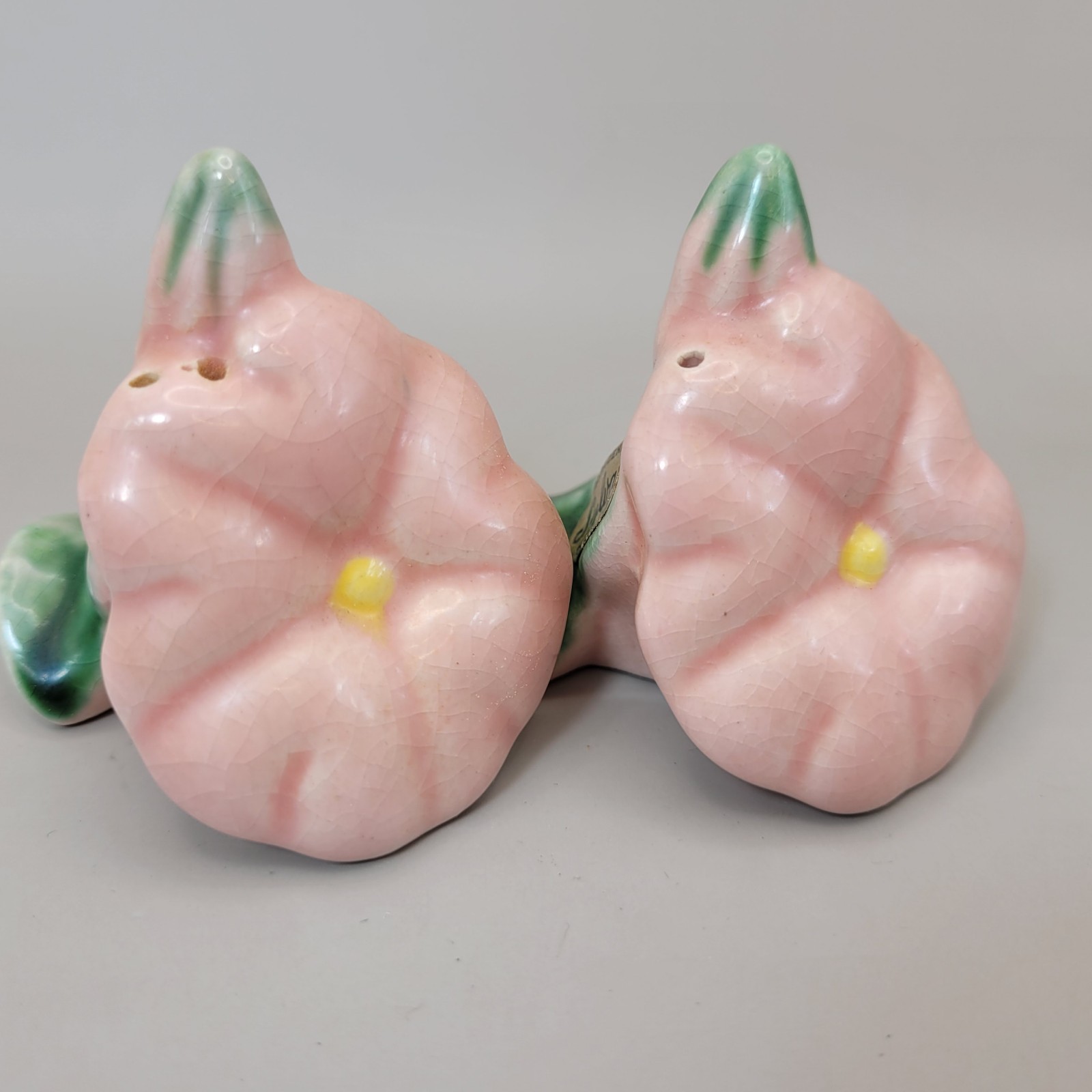 Vtg Sylvan\'s Salt & Pepper Shakers Pink Magnolia Ceramic Pasadena CA 1940\'s 2\