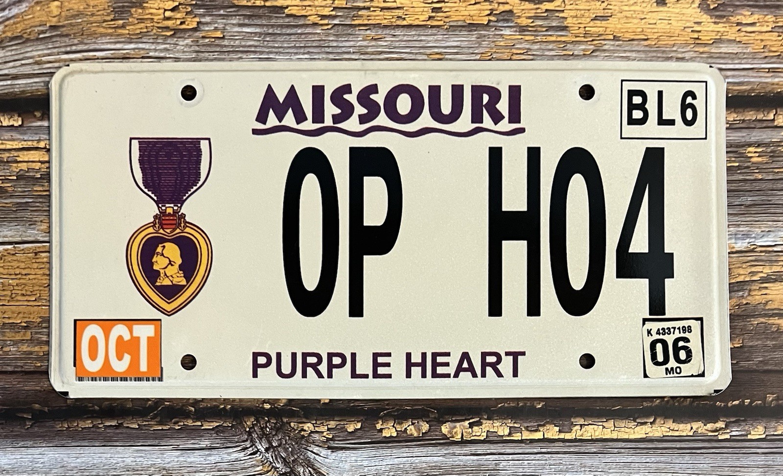 2006 Missouri PURPLE HEART License Plate 0P H04
