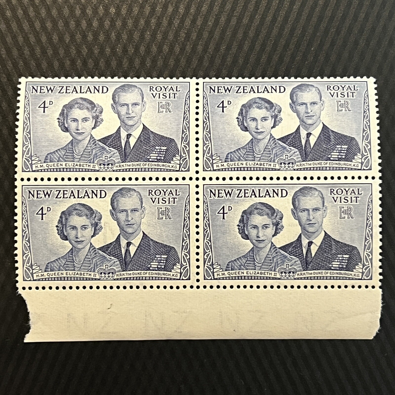 NEW ZEALAND ROYAL VISIT MINT 4 STAMPS BLOCK QUEEN ELIZABETH II DUKE OF EDINBURGH NEW ZEALAND ROYAL VISIT MINT 4 STAMPS BLOCK QUEEN ELIZABETH II DUKE OF EDINBURGH