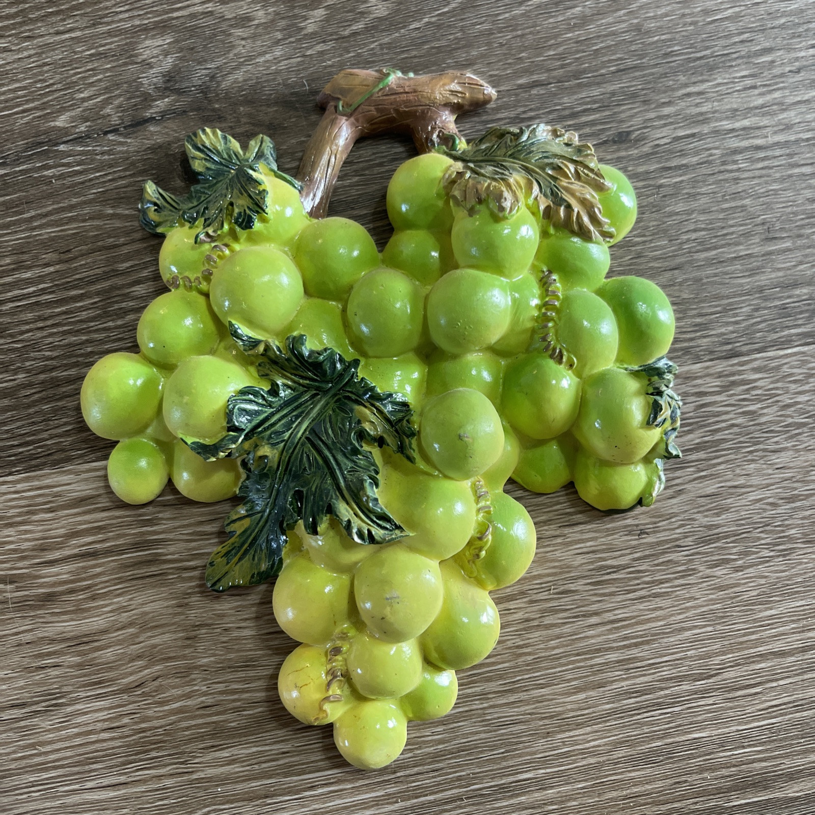 Vtg International TRC Co Resin Fruit Grapes Lore Art Decoration Hanging 6.5in Vtg International TRC Co Resin Fruit Grapes Lore Art Decoration Hanging 6.5in