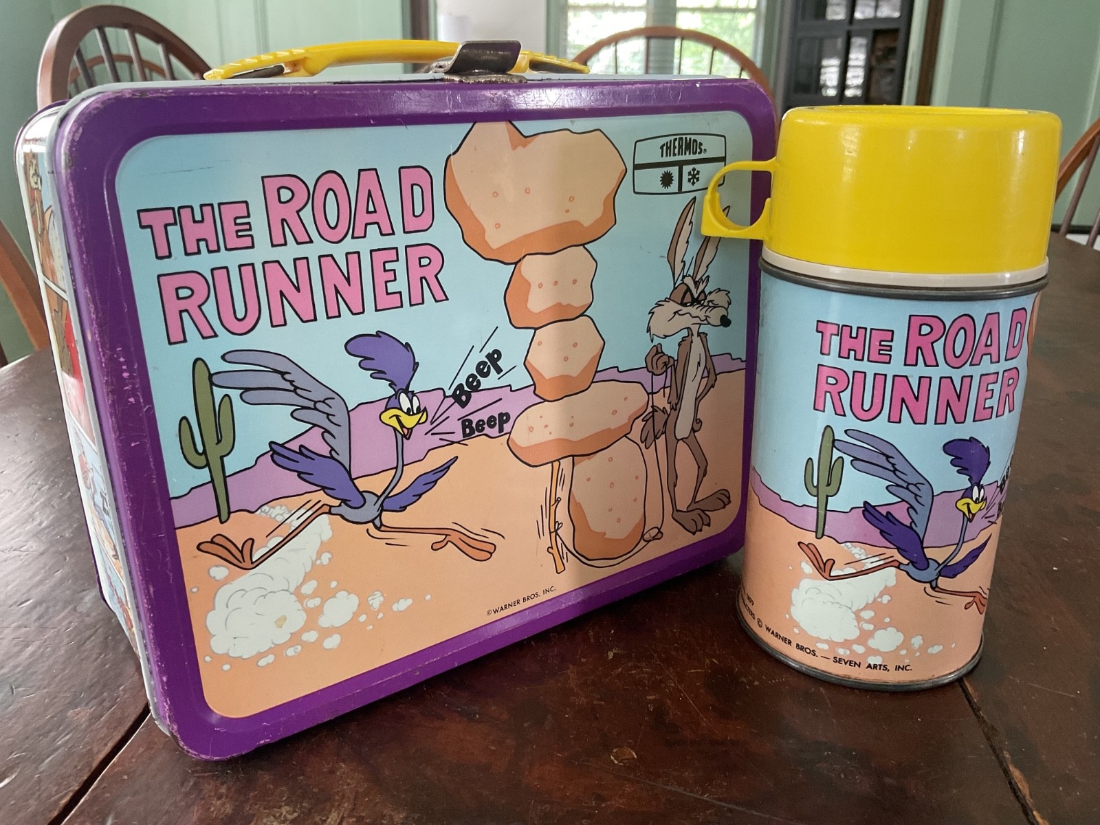 VINTAGE THE ROAD RUNNER LUNCHBOX AND THERMOS