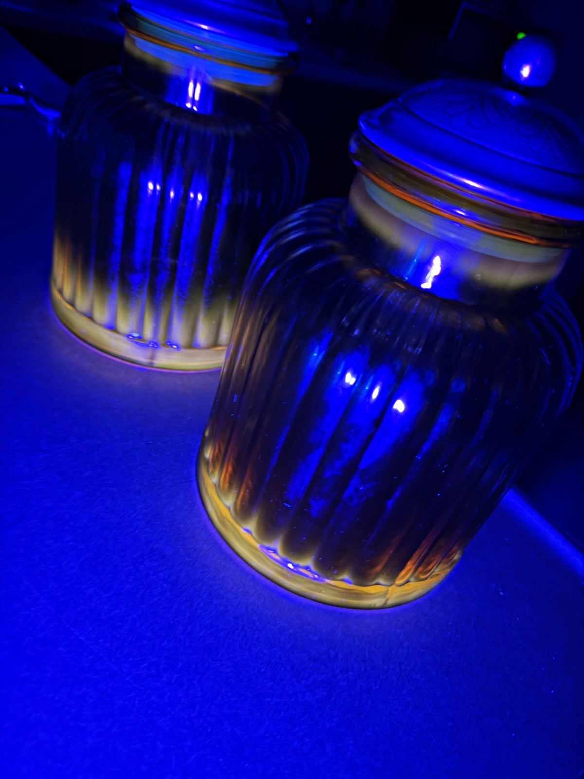 Vintage Artland Amberina Apothecary Canisters (Pair) – Reactive Cadmium Glow Vintage Artland Amberina Apothecary Canisters (Pair) – Reactive Cadmium Glow