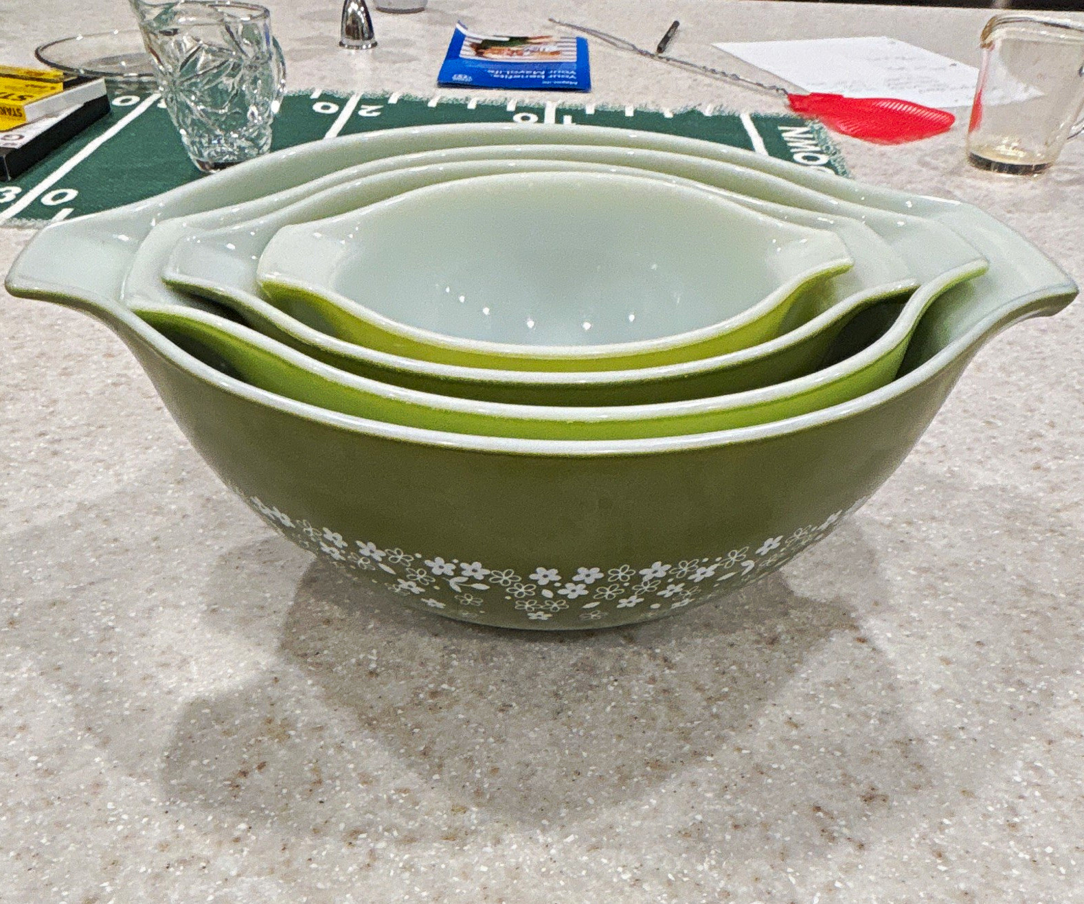 Vintage Pyrex 4-piece  