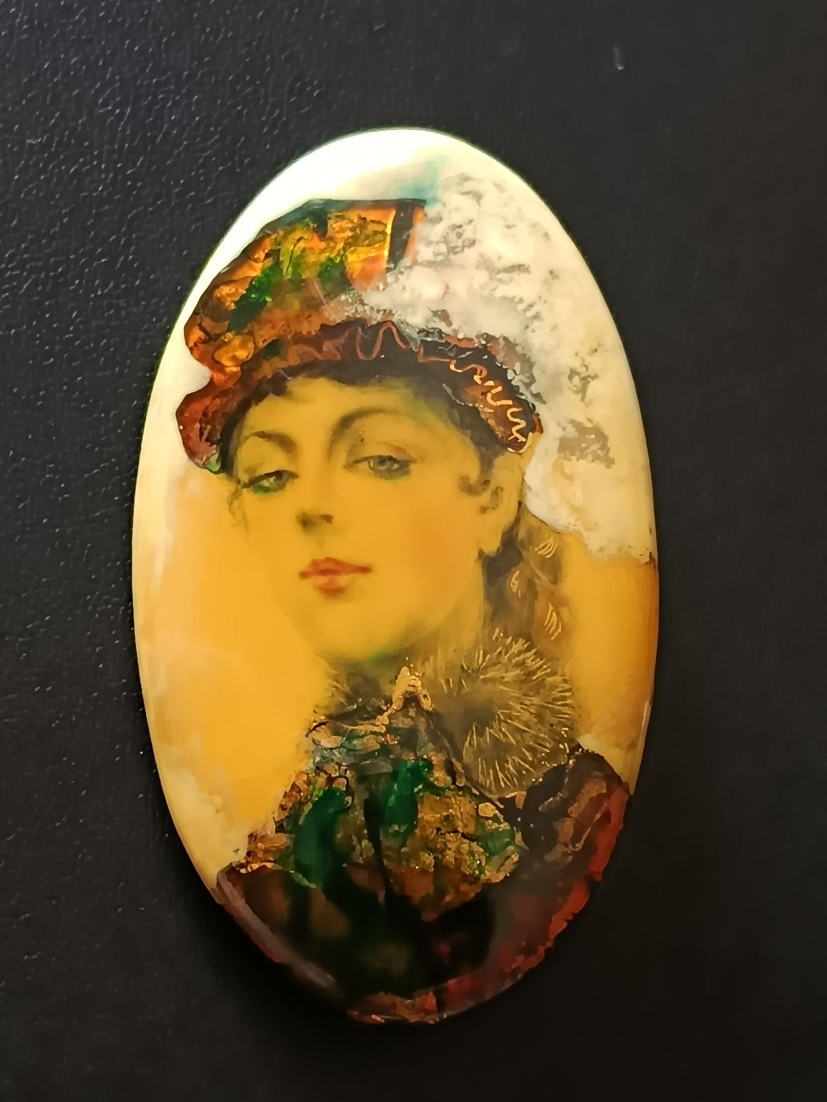 Signed Fedoskino Russian Hand Painted Lacquer Brooch 1992 Sergei Kozlov “Unknown