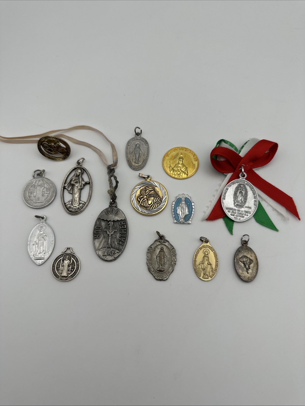 Vintage Lot Of 14 Religious Catholic MEDALS RELICS ICONS Vintage Lot Of 14 Religious Catholic MEDALS RELICS ICONS
