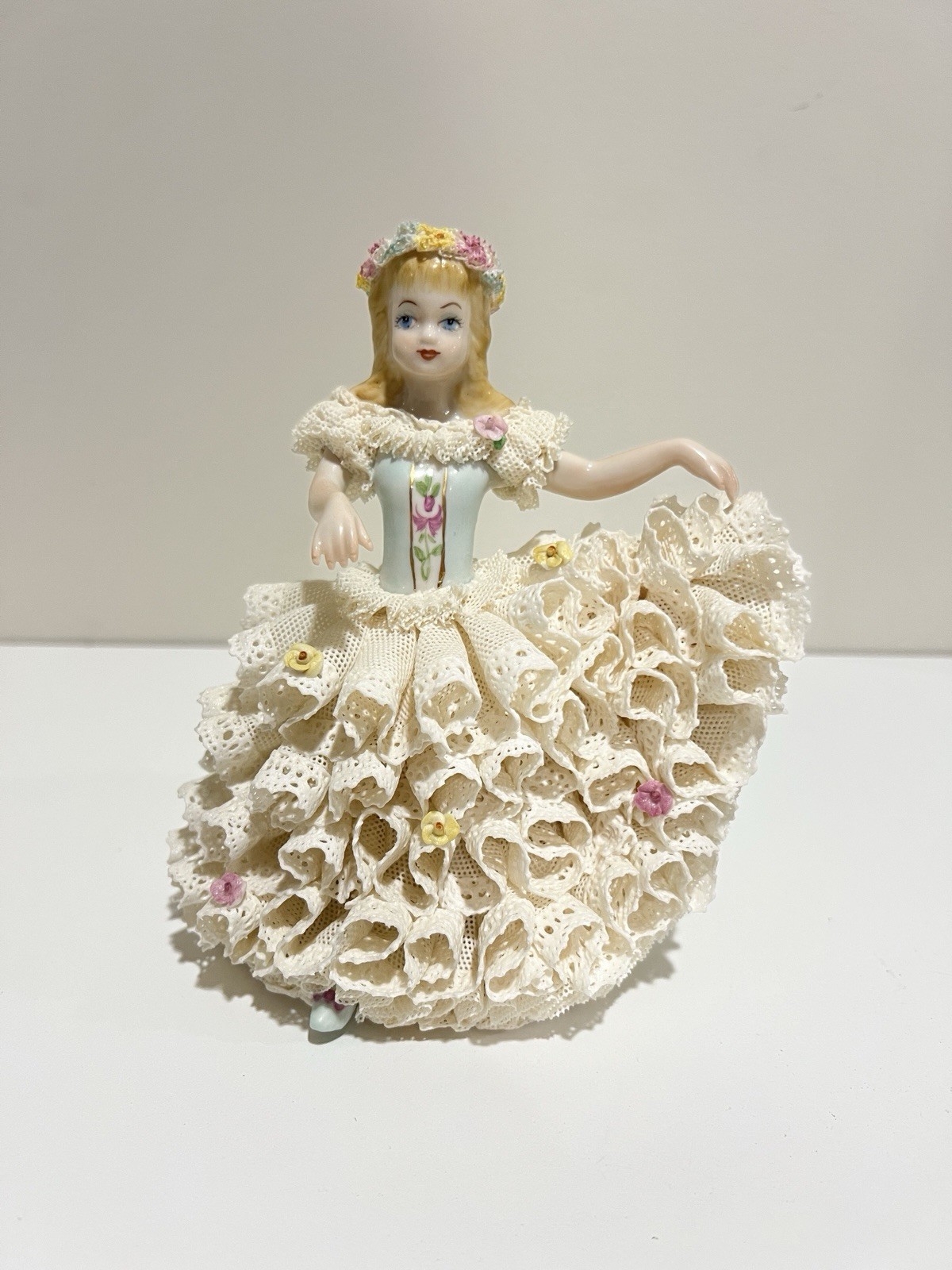 Vintage MZ Dresden Irish Ireland 6.5” Porcelain Figurine Lady Dancer Flowers Vintage MZ Dresden Irish Ireland 6.5” Porcelain Figurine Lady Dancer Flowers