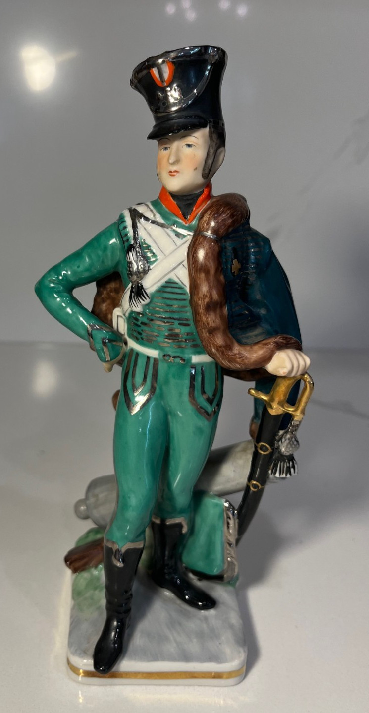 Vintage Antique ERNST BOHNE & SOHNE German Porcelain Figurine Soldier - NO PLUME Vintage Antique ERNST BOHNE & SOHNE German Porcelain Figurine Soldier - NO PLUME