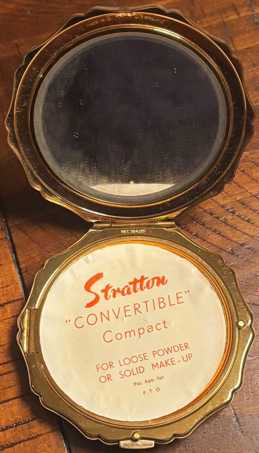 Vintage Stratton Convertible Compact for Loose Powder. 1950-60s. Made in England Vintage Stratton Convertible Compact for Loose Powder. 1950-60s. Made in England