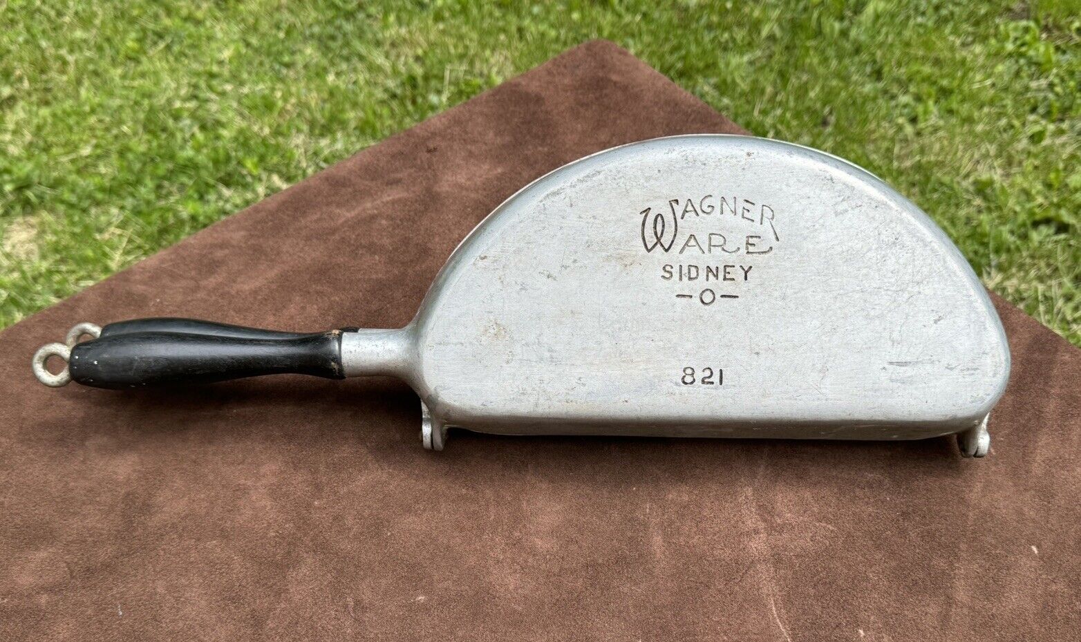Vintage Wagner Ware Sidney 821