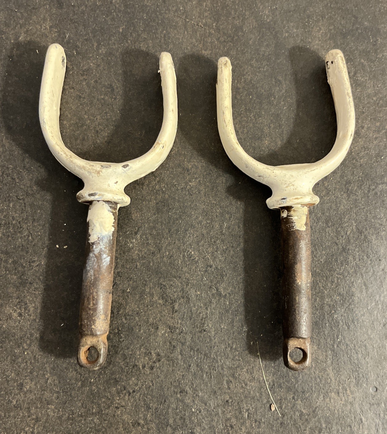 Vtg Cast Iron Boat Oar Locks Rowboat Oarlock Horns Nautical Hardware 1-3/4” Vtg Cast Iron Boat Oar Locks Rowboat Oarlock Horns Nautical Hardware 1-3/4”