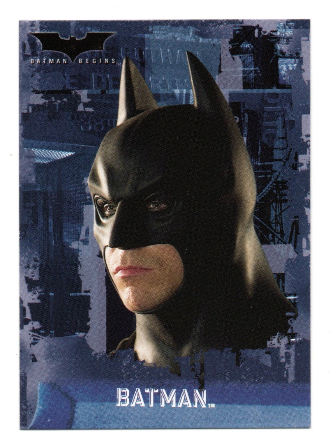 2005 Topps Batman Begins Movie BASE #3 / Christian Bale as BATMAN ROOKIE RC 2005 Topps Batman Begins Movie BASE #3 / Christian Bale as BATMAN ROOKIE RC
