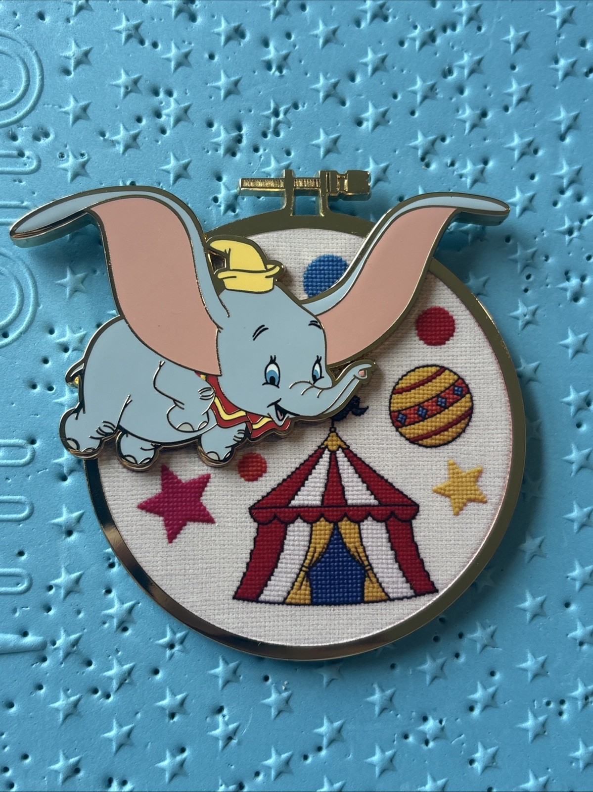 PALM Disney Classics Cross Stitch DUMBO Pink A La Mode Mystery LE 500 Pin