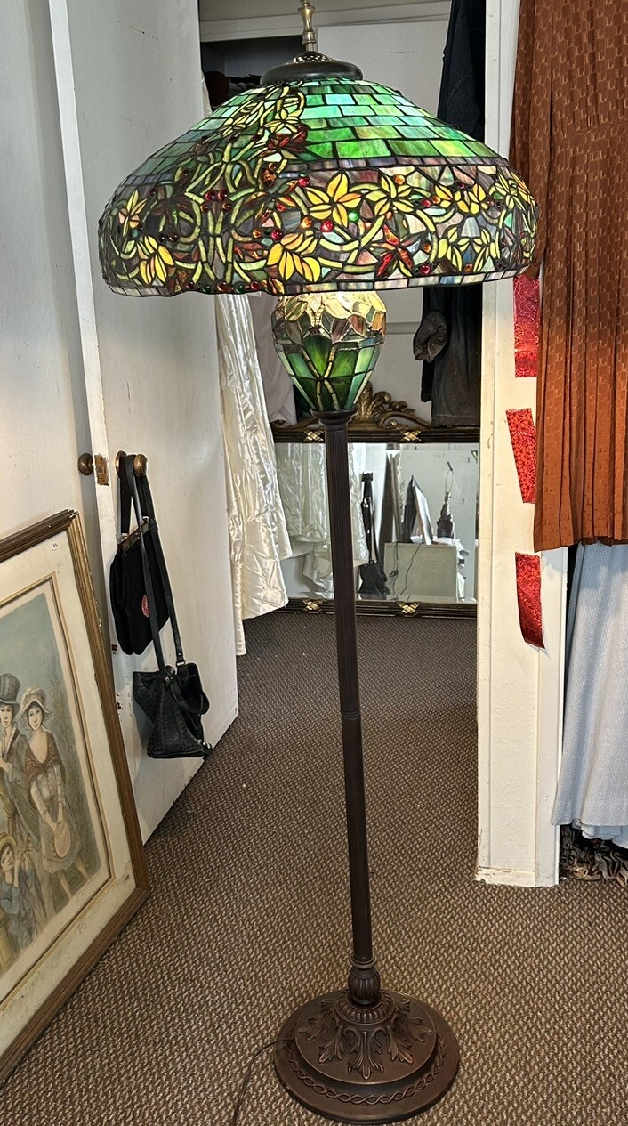 Vintage Exceptional Large Stained Glass Floor Lamp Excellent Pick Up