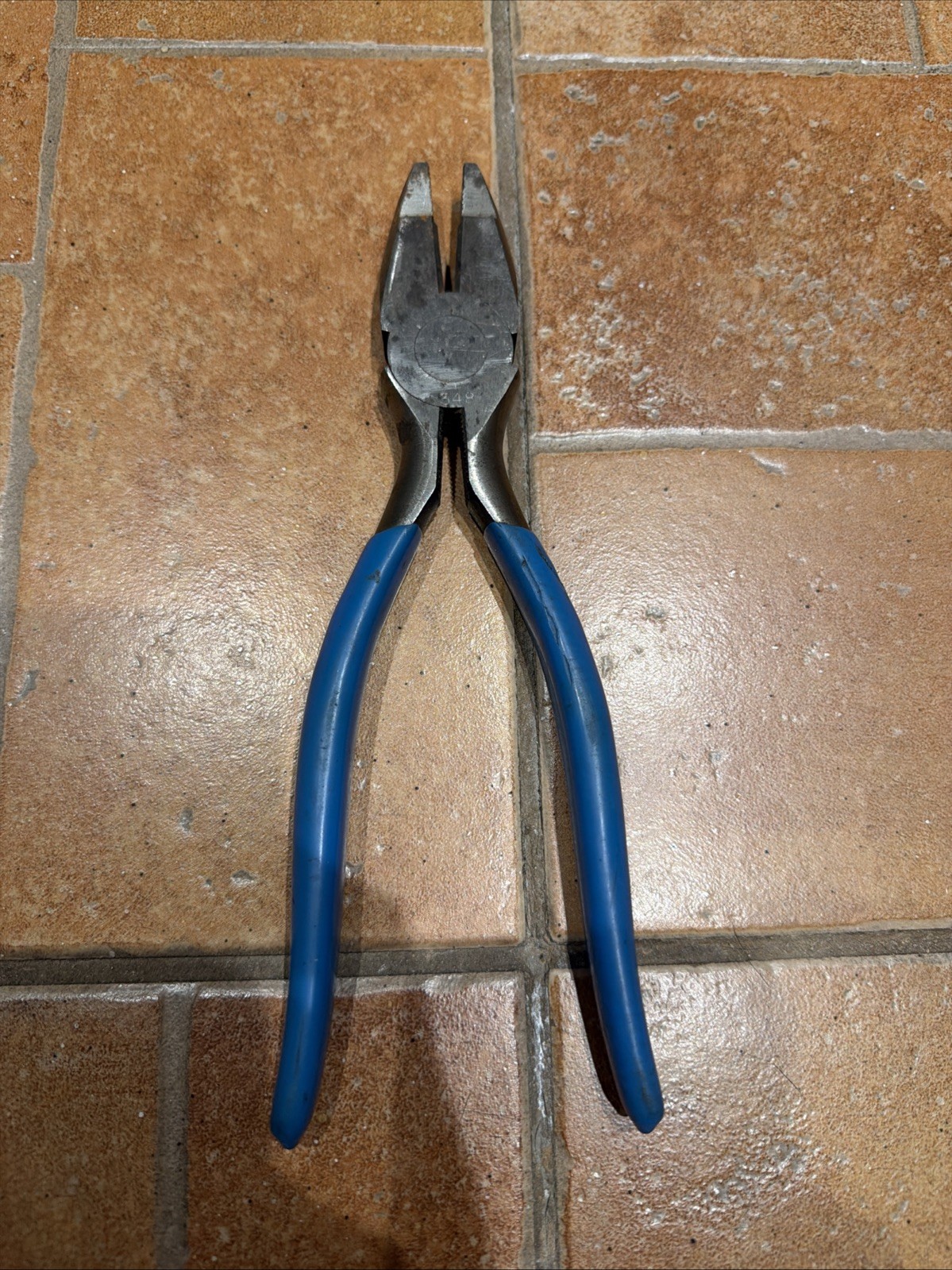 CHANNELLOCK Channel Lock 348 8-1/2-Inch Linesman Pliers Blue Handle CHANNELLOCK Channel Lock 348 8-1/2-Inch Linesman Pliers Blue Handle