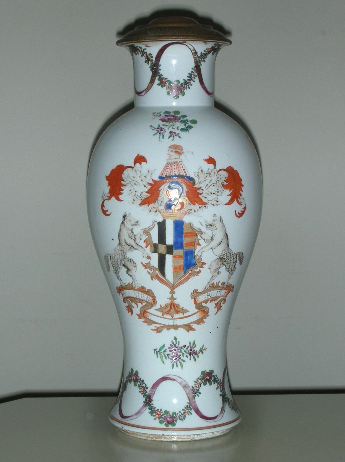 Vintage French Samson Armorial Vase Maintien le Droit - S Mark (H: 16