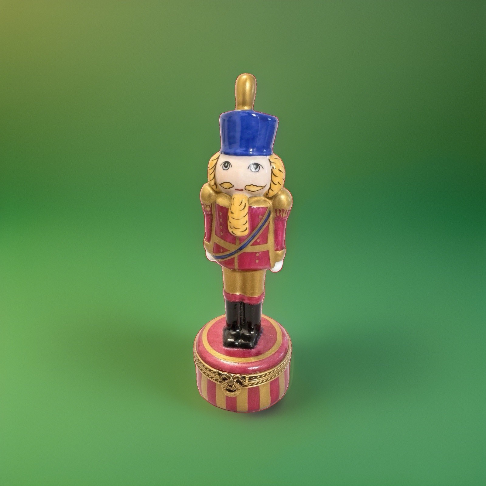 RARE NWOB ROCHARD Limoges Holiday XMAS “Burgundy Nutcracker” Box Peint Main RARE NWOB ROCHARD Limoges Holiday XMAS “Burgundy Nutcracker” Box Peint Main