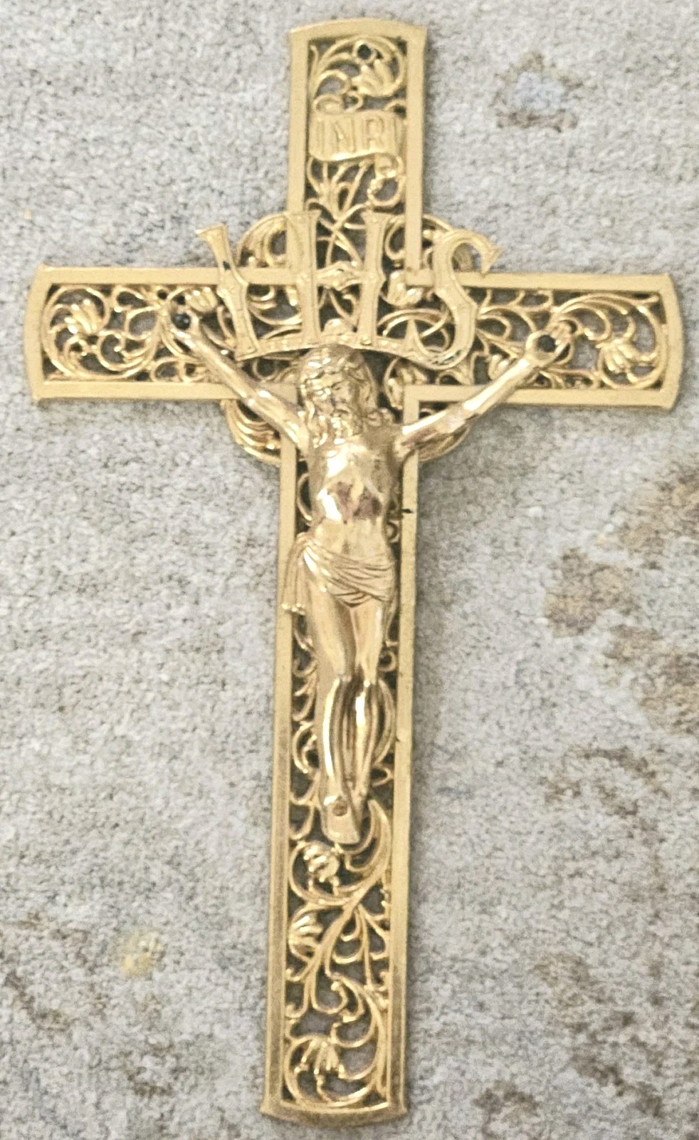 Vintage Brass Tone IHS Wall Crucifix Ornate Gothic Catholic Jesus Cross Hanging Vintage Brass Tone IHS Wall Crucifix Ornate Gothic Catholic Jesus Cross Hanging