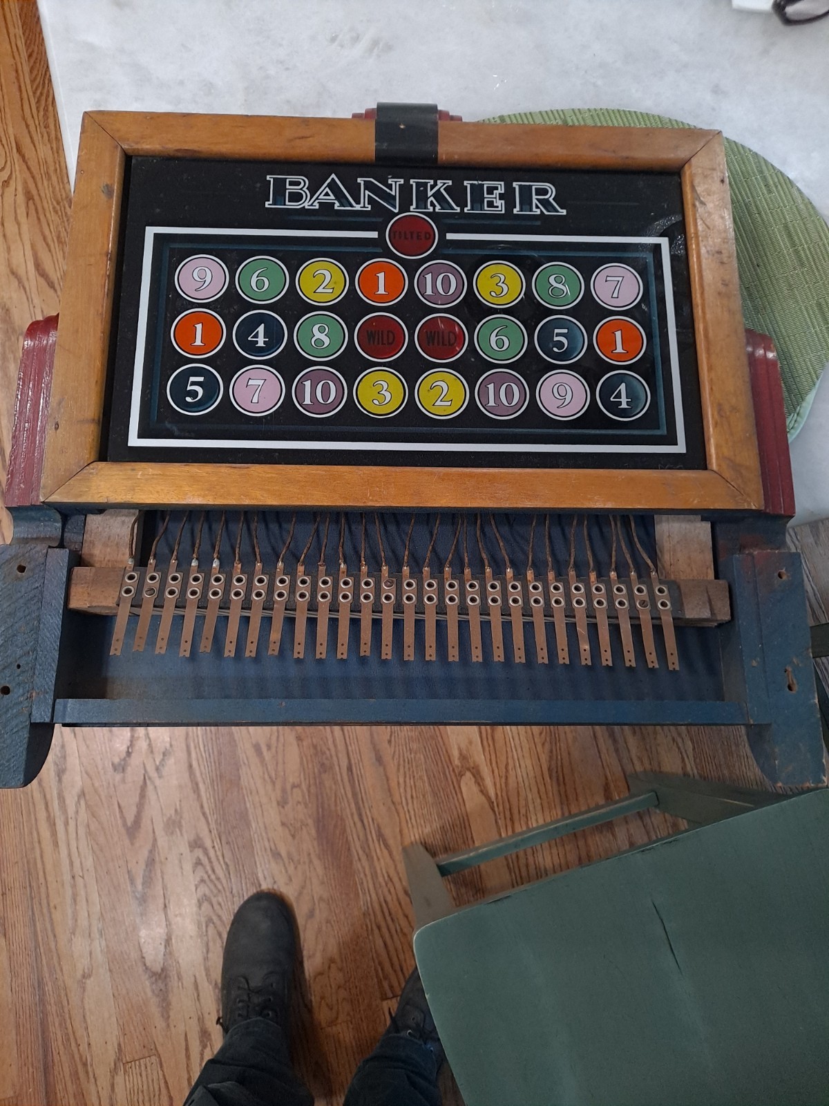 Vintage H.C. Evans, BANKER REVERSE PAINTED / LIGHT- UP GAME BACKGLASS PIECE RARE