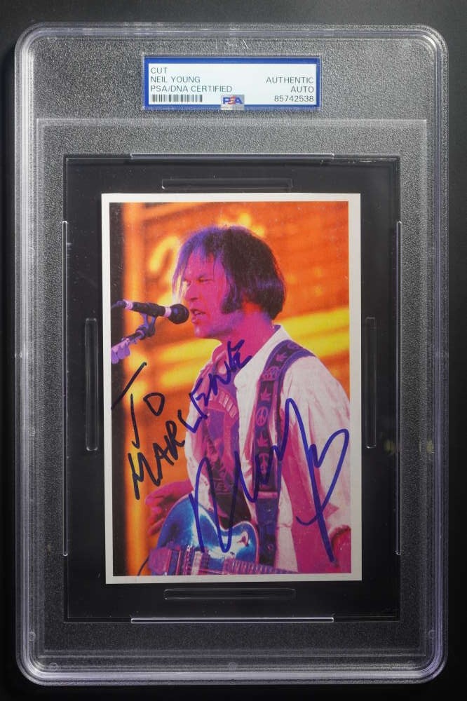 Neil Young Signed Cut 4x6 Photo Auto Autograph PSA/DNA Authentic DZ2155 Neil Young Signed Cut 4x6 Photo Auto Autograph PSA/DNA Authentic DZ2155