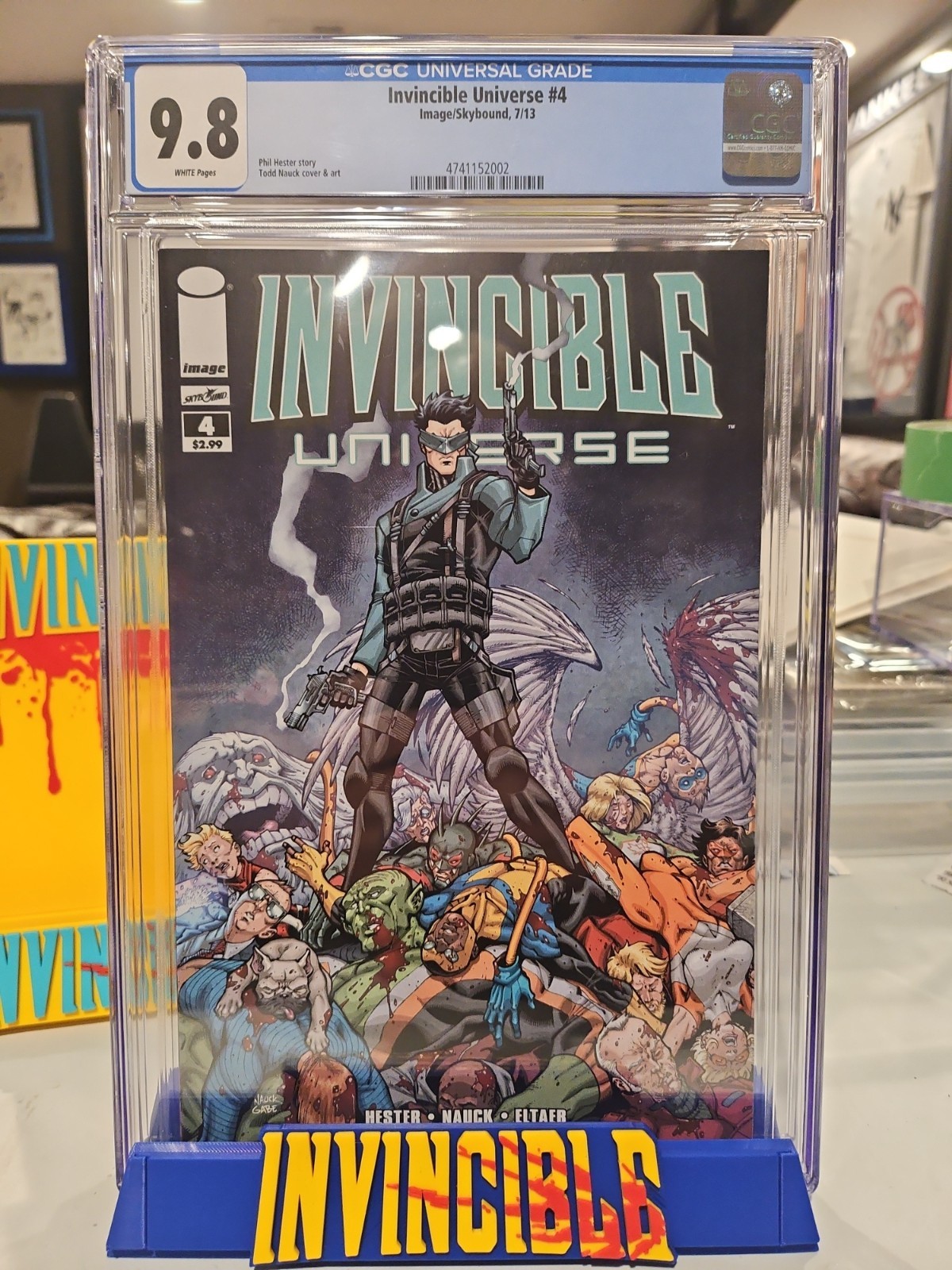 Invincible Universe #4 Cgc 9.8. 1 Of 6 On Census. Invincible Universe #4 Cgc 9.8. 1 Of 6 On Census.