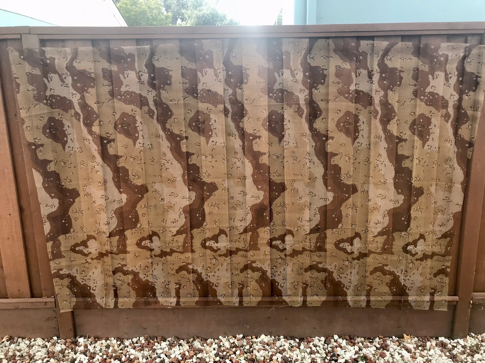 NEW GOV’T ISSUE  5’ X 8’ “DESERT” CAMOUFLAGE POLYESTER MESH COVER