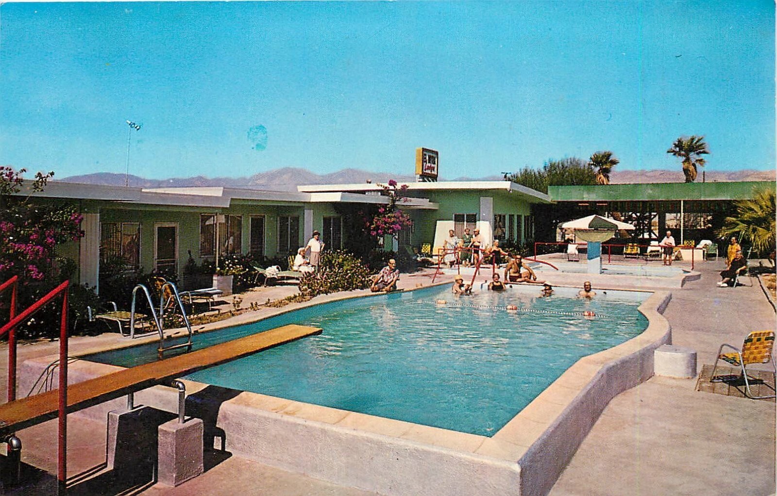 1950s California Desert Hot Springs Coachella Lodge swimming Postcard 25-3943