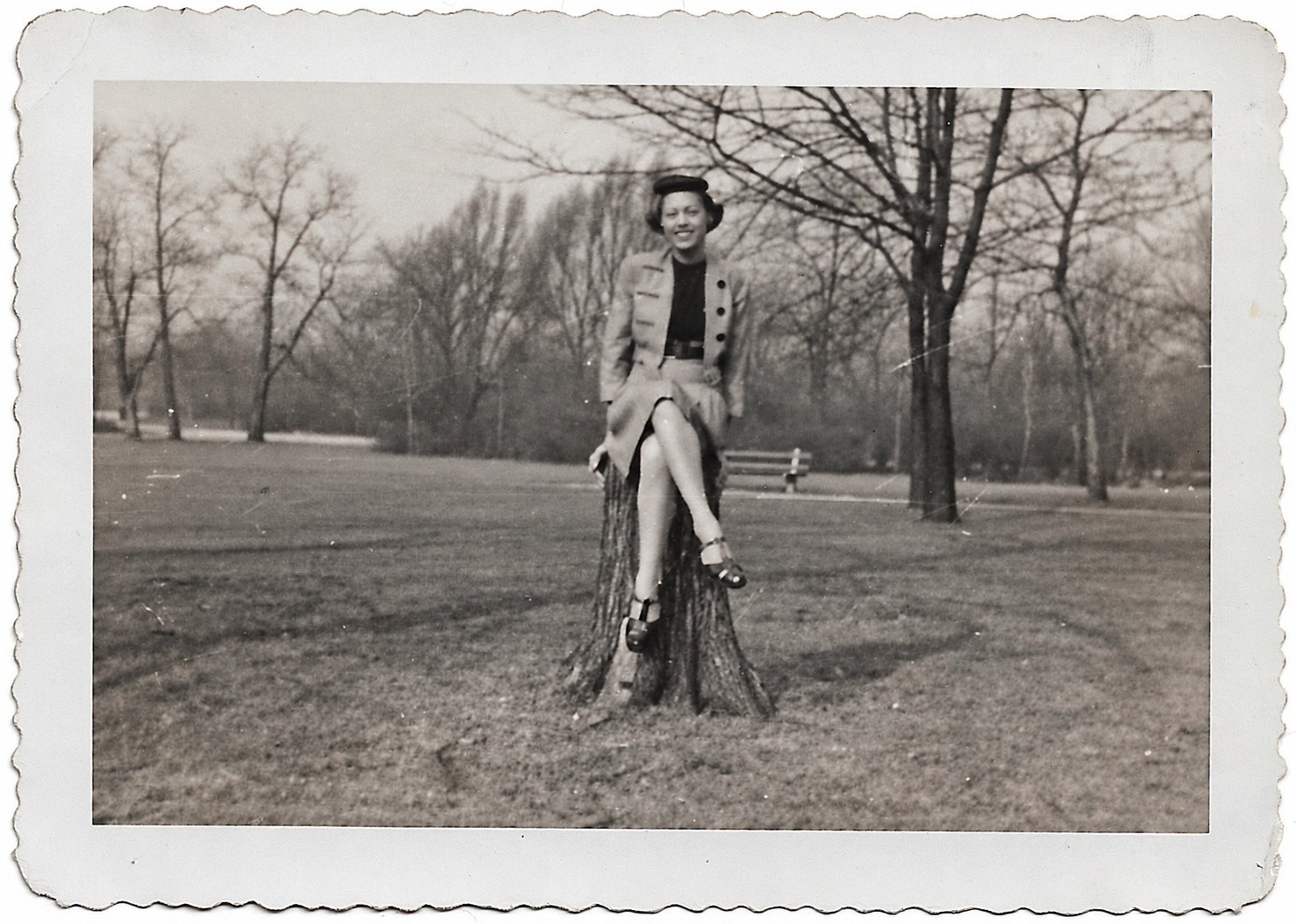 PRETTY BLACK GIRL Vintage Old Photo African American Woman Sitting on Tree Stump PRETTY BLACK GIRL Vintage Old Photo African American Woman Sitting on Tree Stump