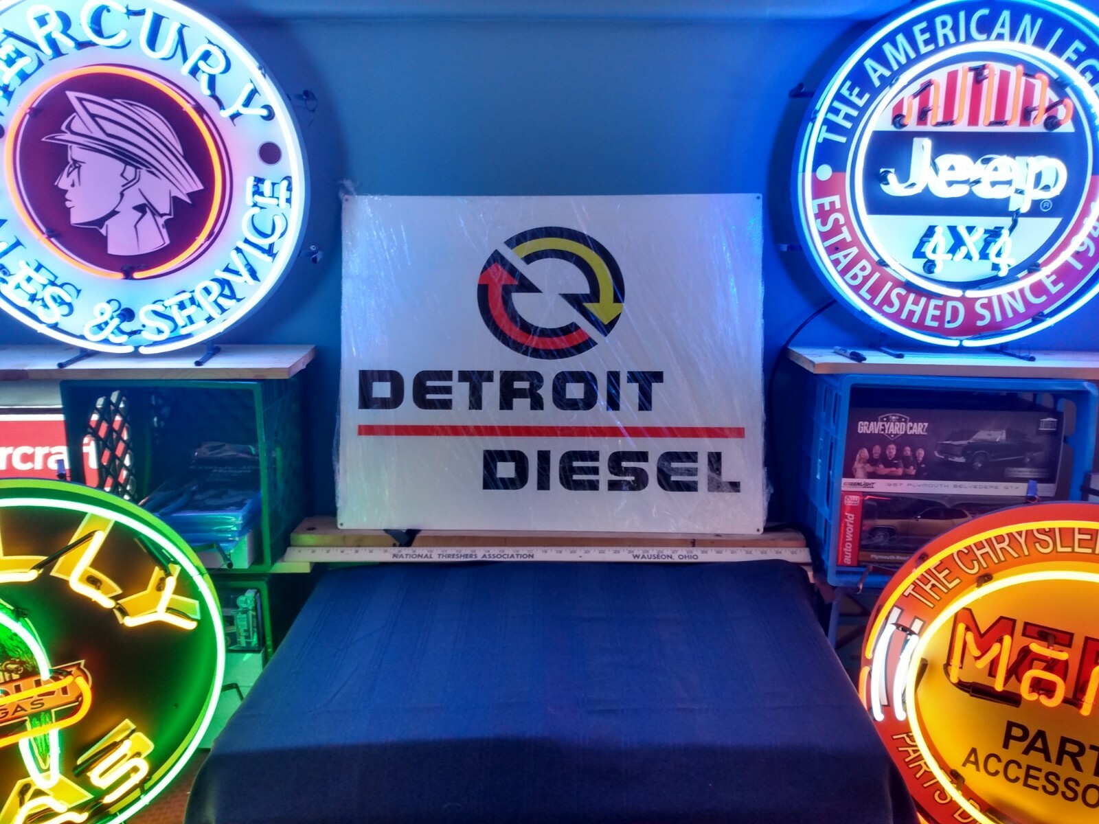 Detroit Diesel Engines New Metal Sign - 24\