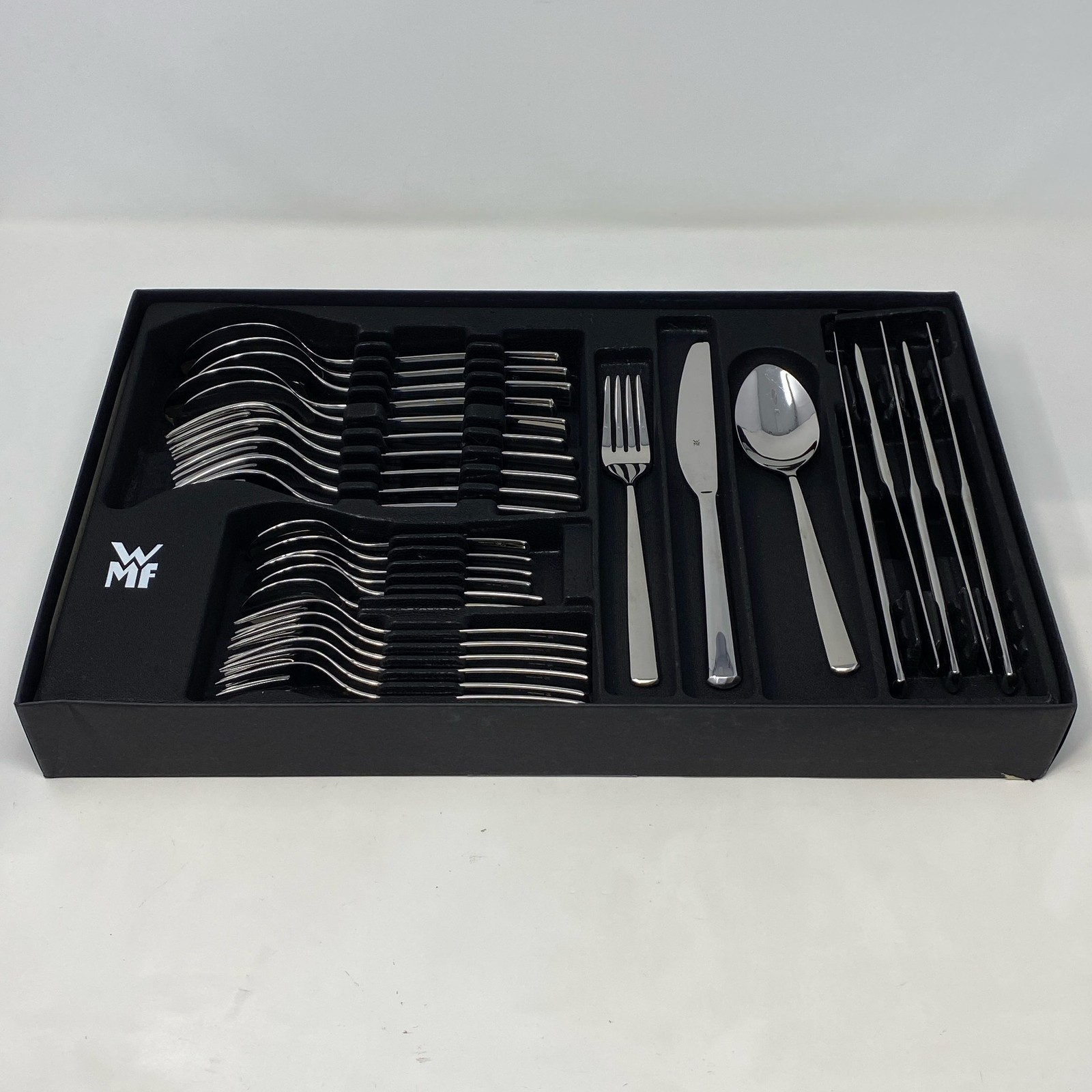 WMF Boston 30pc Cutlery Set Cromargan 18/10, Brushed Silver WMF Boston 30pc Cutlery Set Cromargan 18/10, Brushed Silver