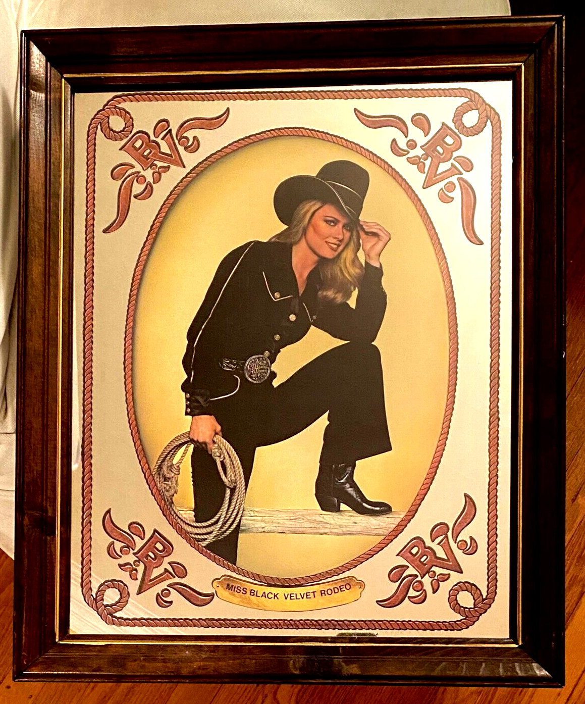 VINTAGE MISS BLACK VELVET RODEO BAR MIRROR  23x19, Canadian Wiskey