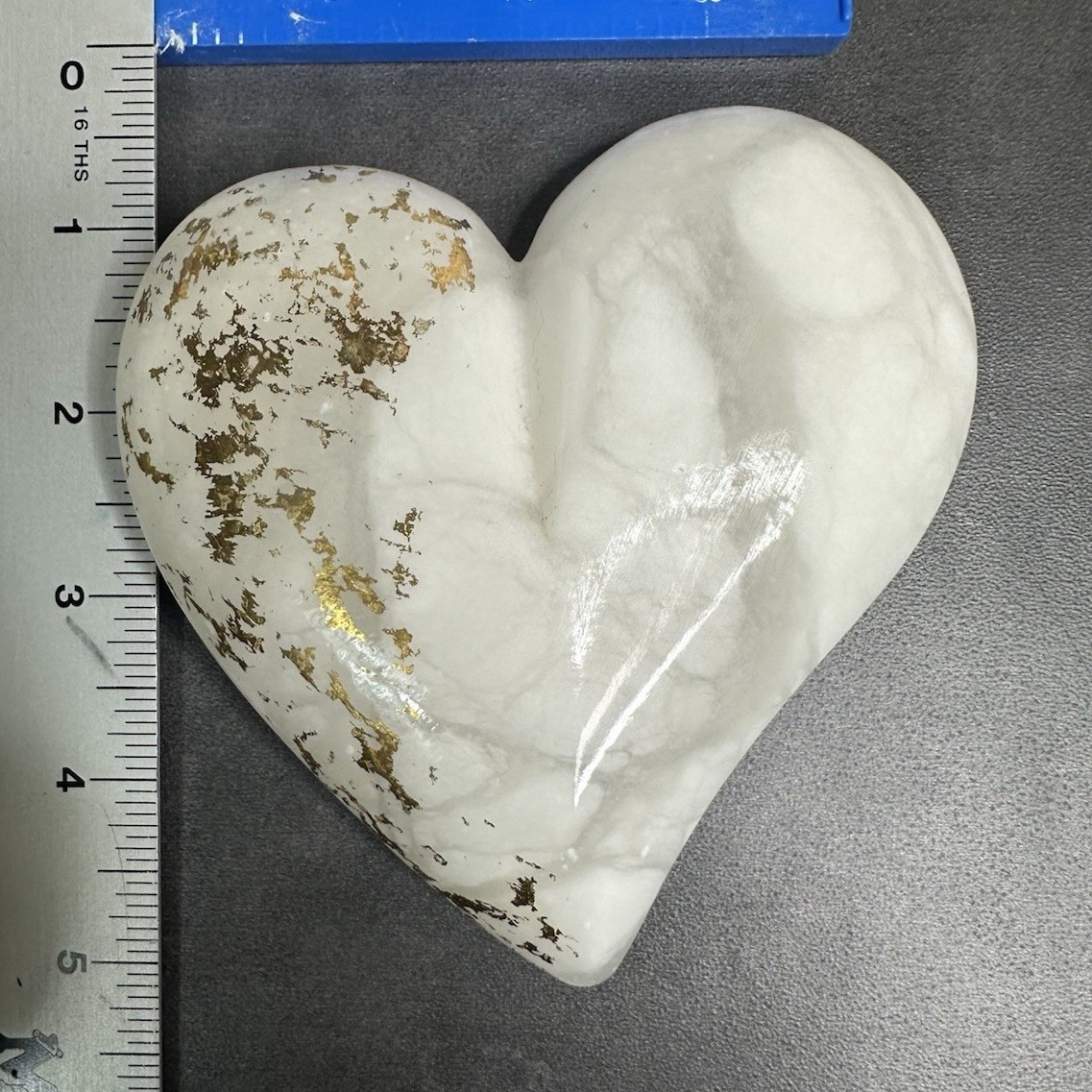 Heart-Shaped White Marble with gold Accent Paperweight Heart-Shaped White Marble with gold Accent Paperweight