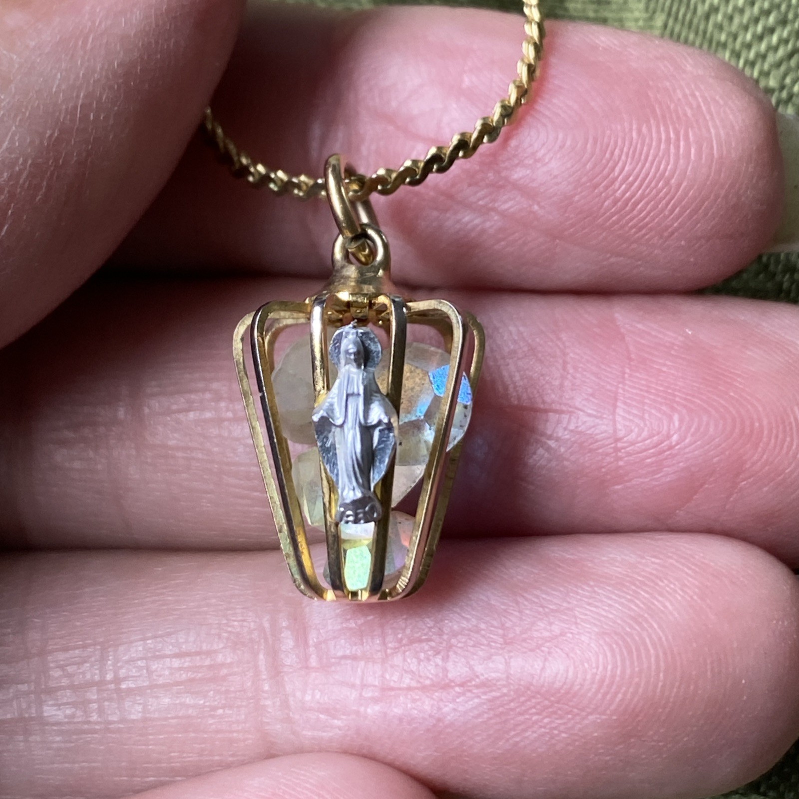 Rare Vtg Caged Floating Crystals Virgin Mary Catholic Necklace 24”