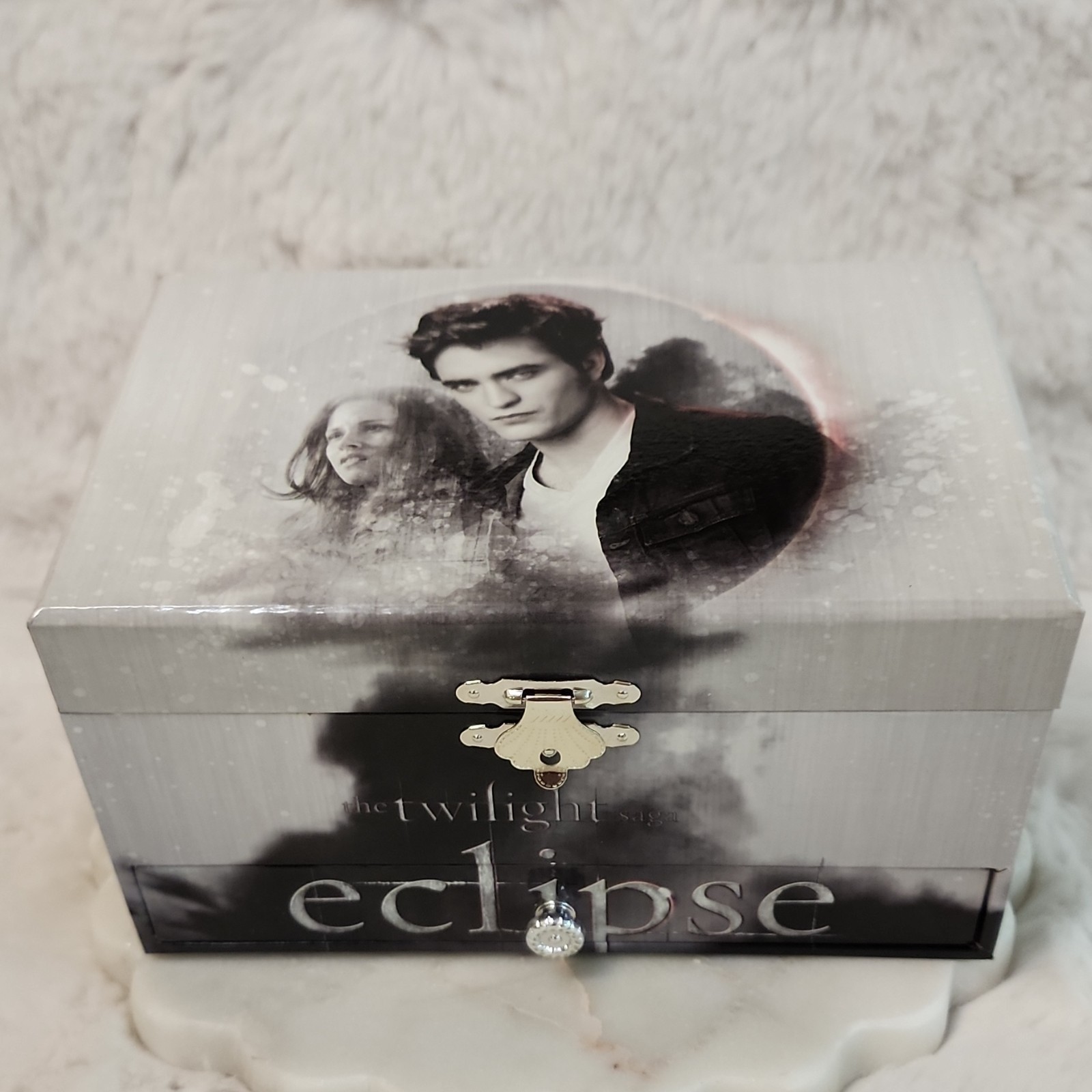 Twilight Eclipse Musical Jewelry Box Plays Bella's Lullaby NIB