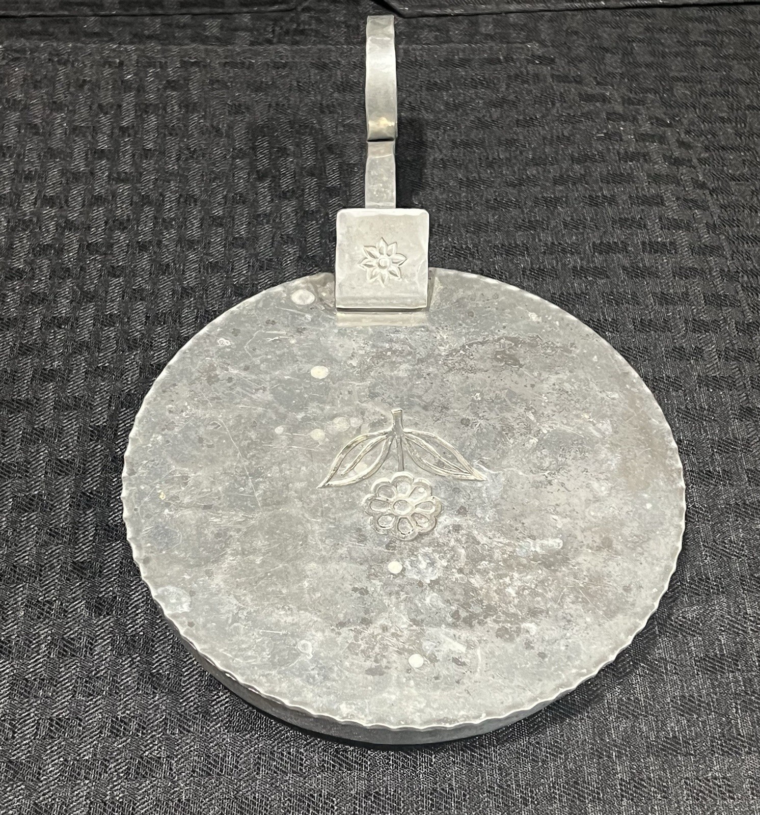 Vintage Buenilum Hammered Aluminum \ Vintage Buenilum Hammered Aluminum \