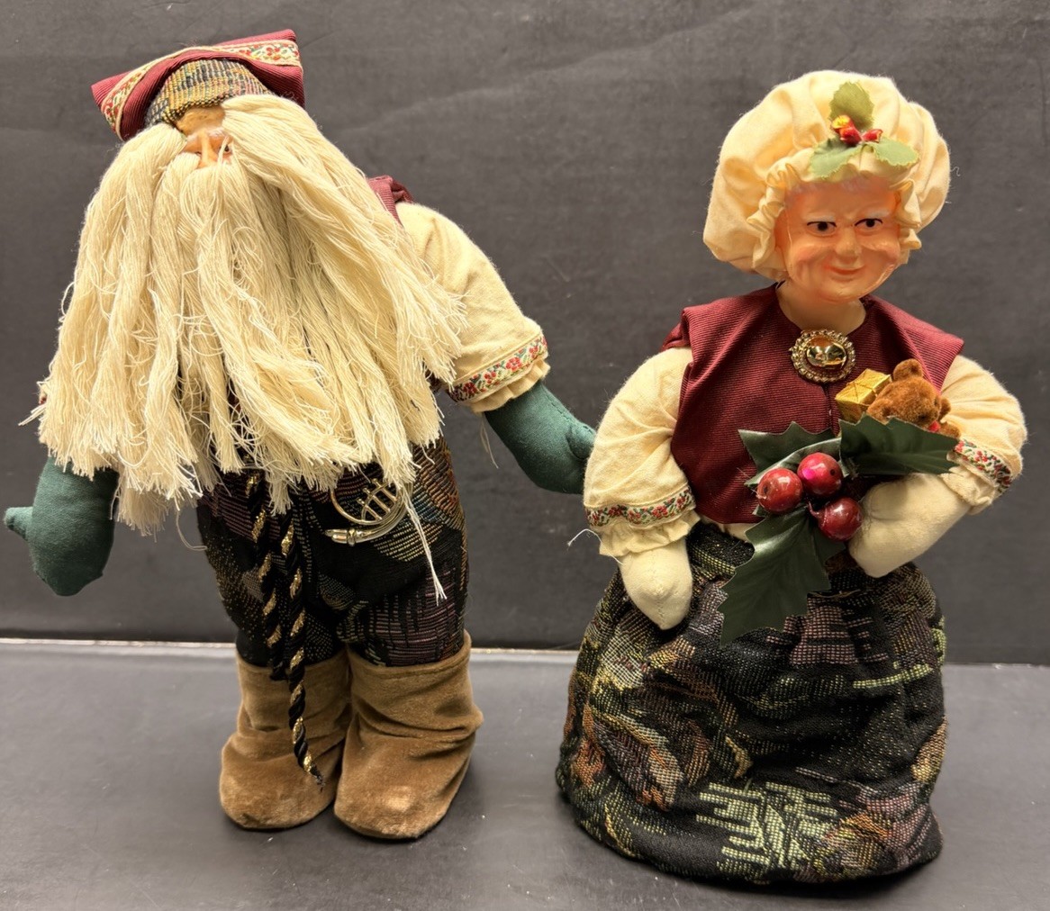 Old World Santa & Mrs Claus Dolls Free Standing Christmas Tapestry Clothing 