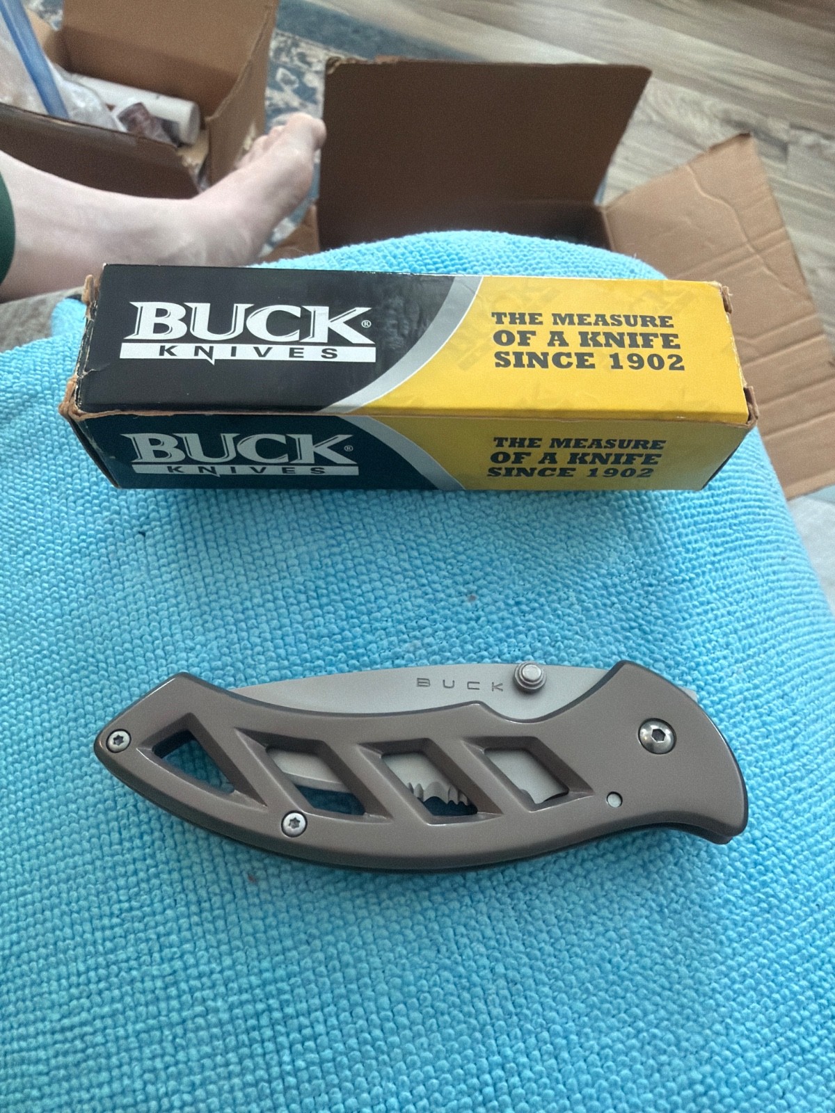 Discontinued Vintage BUCK KNIFE New old stock