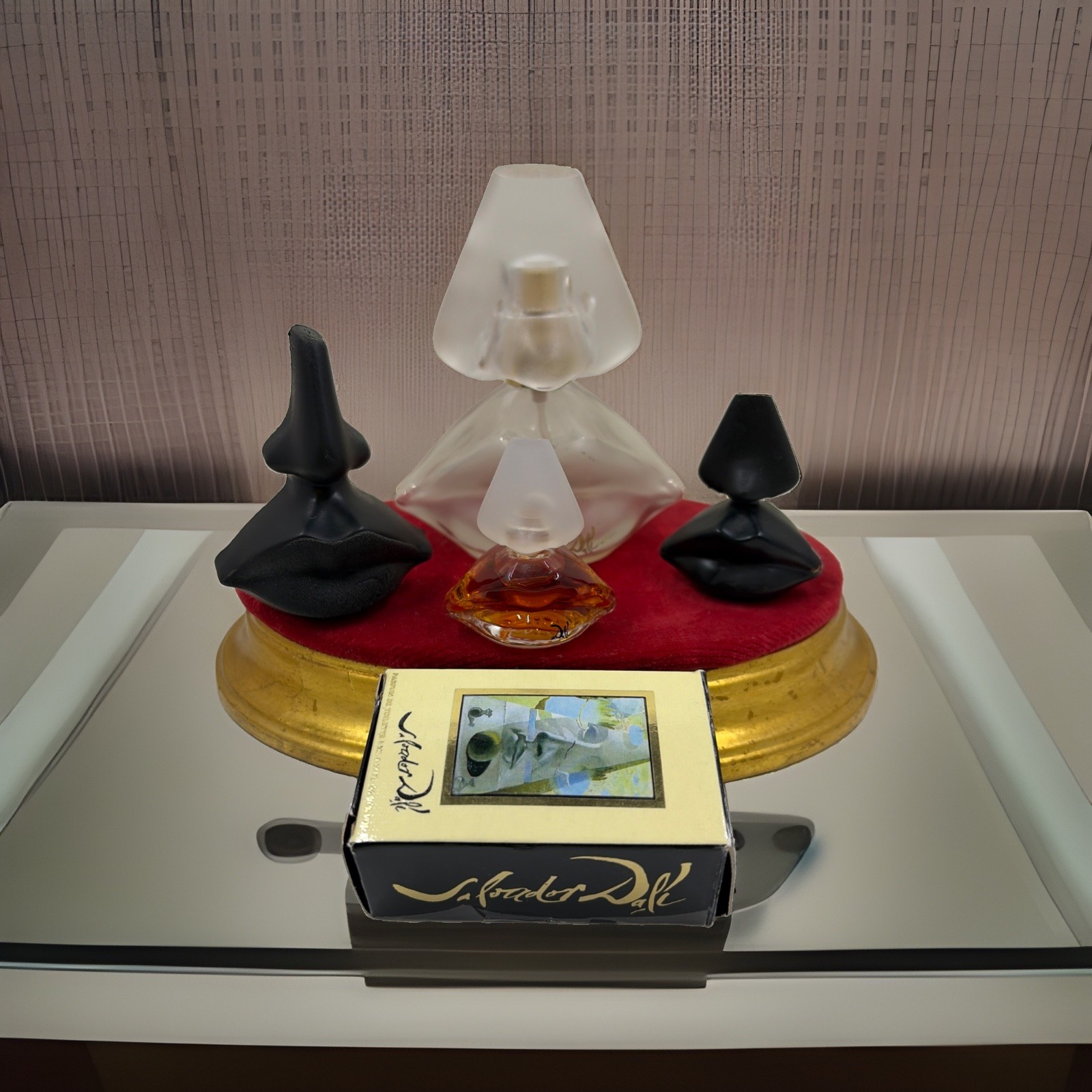 vintage Parfums Salvador Dalí signature \