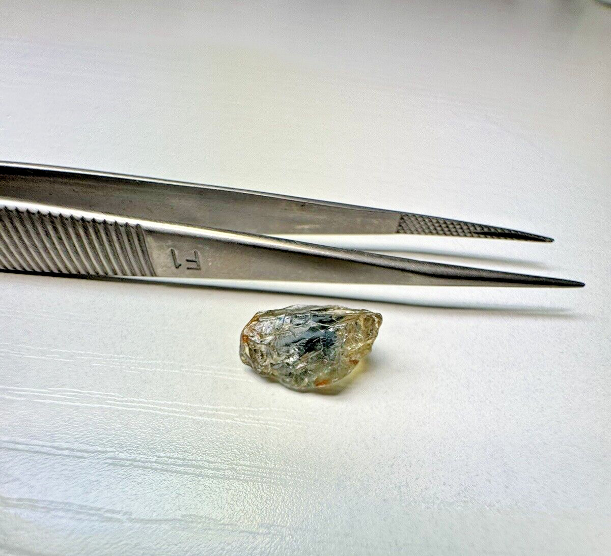 Sapphire Blue Yellow clean  faceting rough gemstone Tanzania 4.56 carats